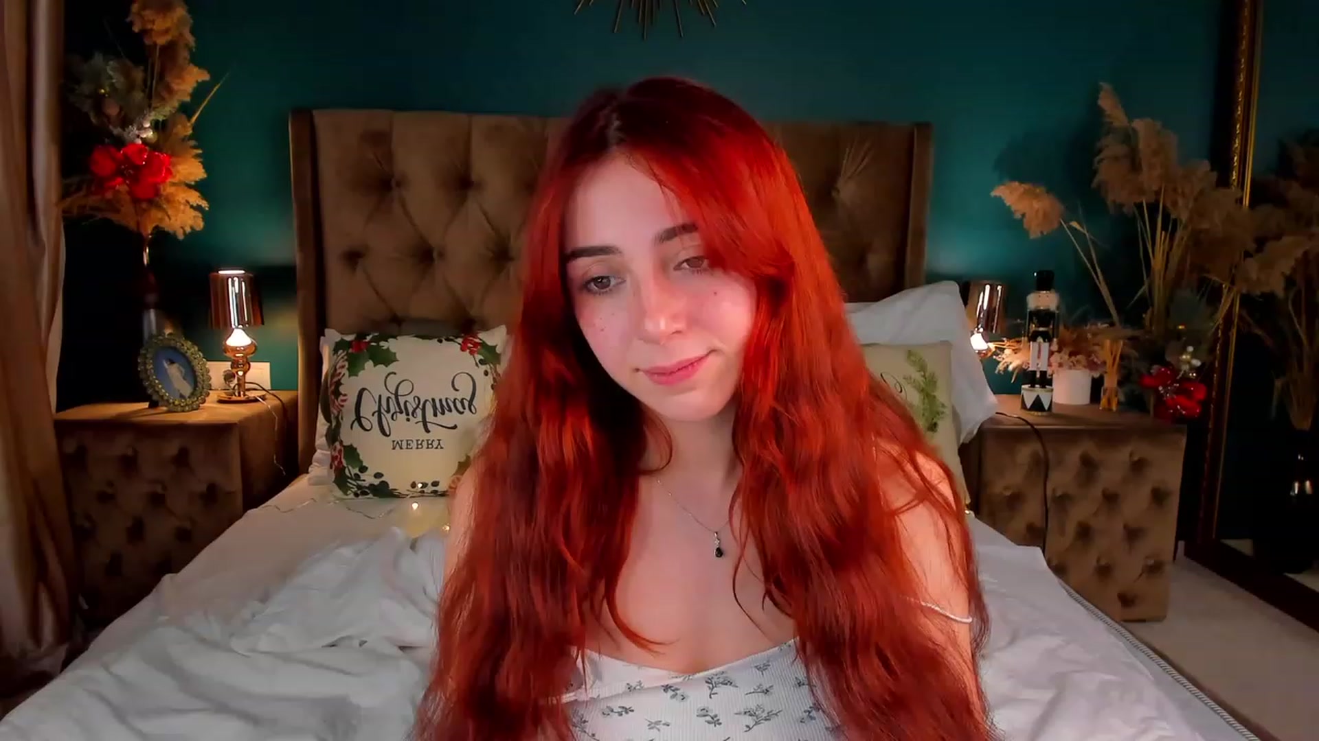 Gallery image thumbnail from ElsaYoung's myfreecams stream on, 12/19/2023, 19:08 image 9 of 20