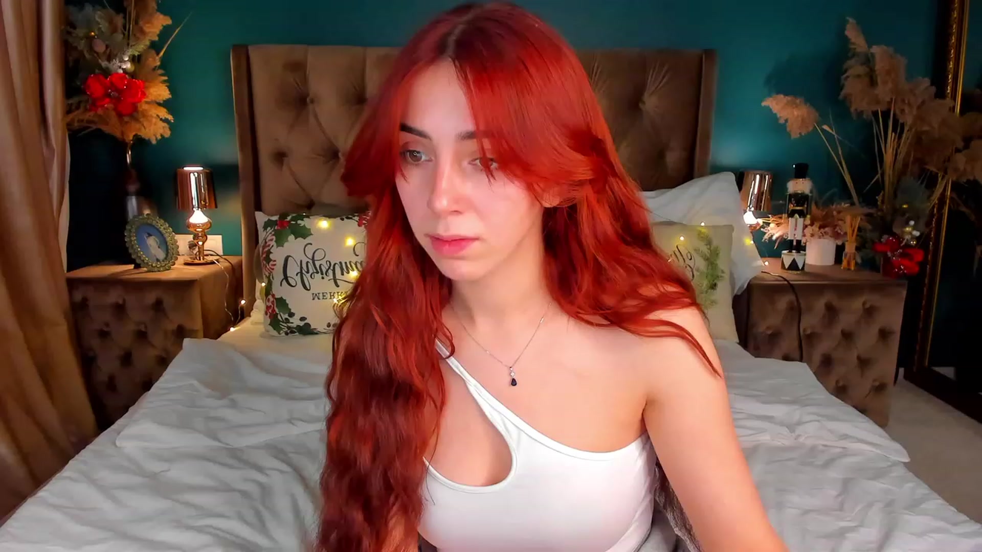 Gallery image thumbnail from ElsaYoung's myfreecams stream on, 12/20/2023, 14:13 image 6 of 20