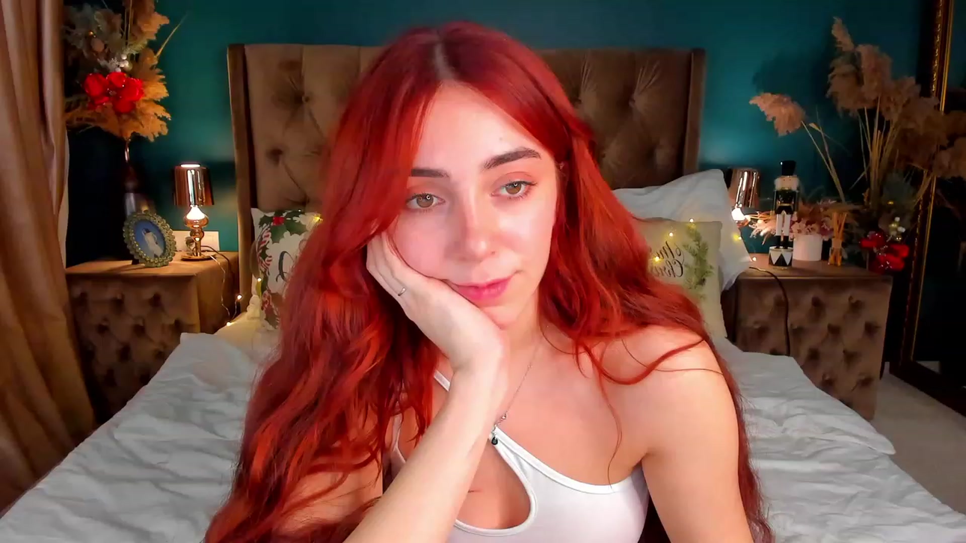 Gallery image thumbnail from ElsaYoung's myfreecams stream on, 12/20/2023, 14:13 image 4 of 20