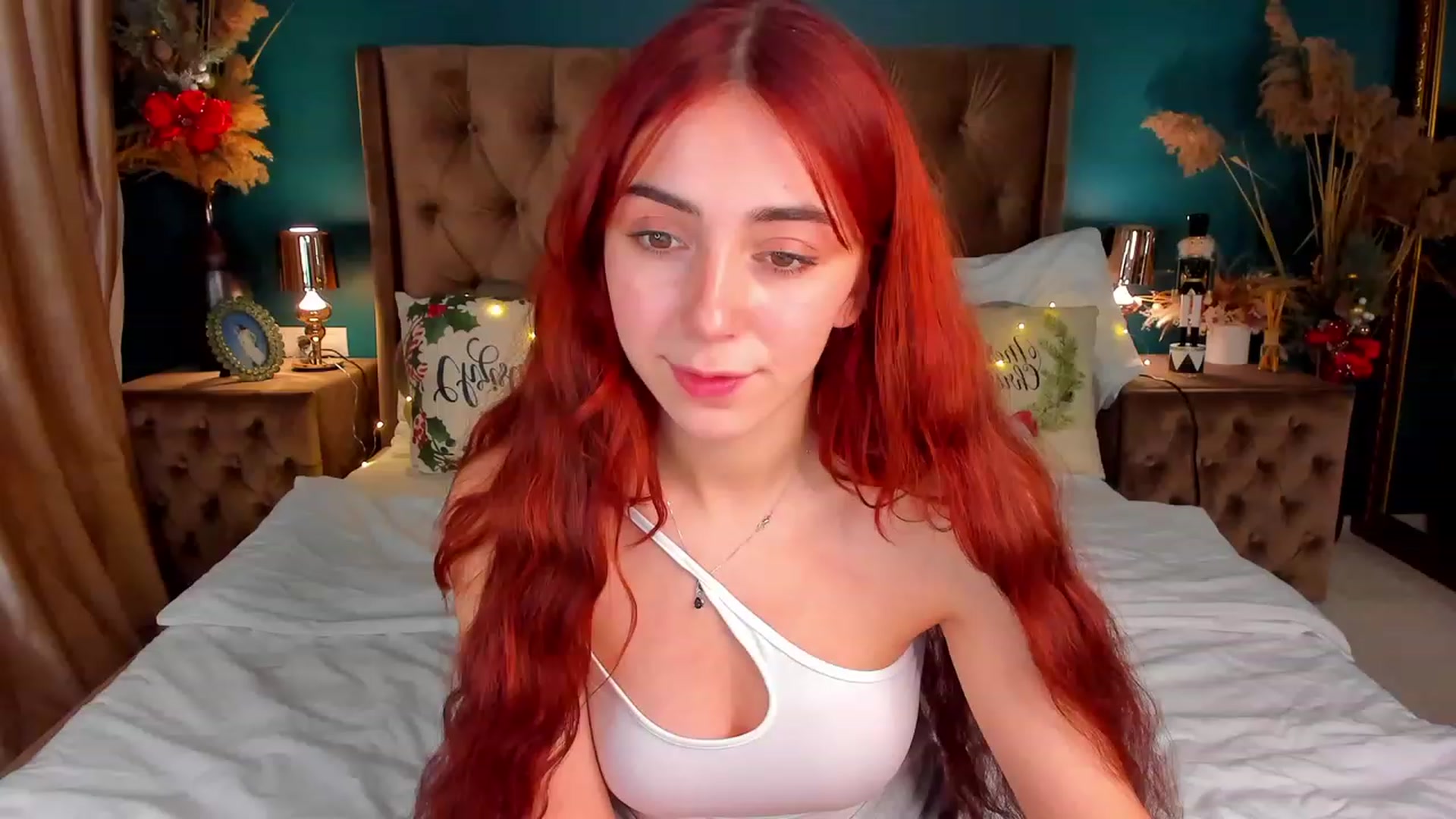 Gallery image thumbnail from ElsaYoung's myfreecams stream on, 12/20/2023, 14:13 image 2 of 20