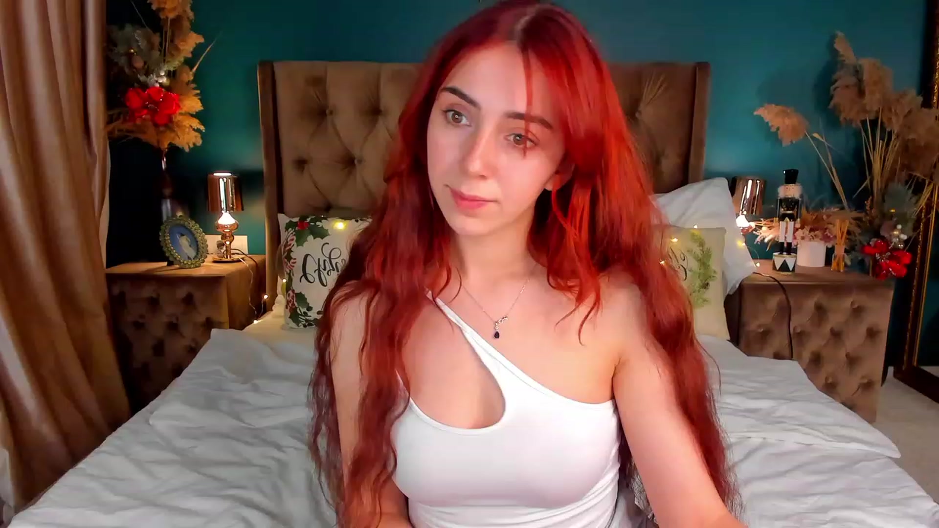 Gallery image thumbnail from ElsaYoung's myfreecams stream on, 12/20/2023, 14:13 image 9 of 20