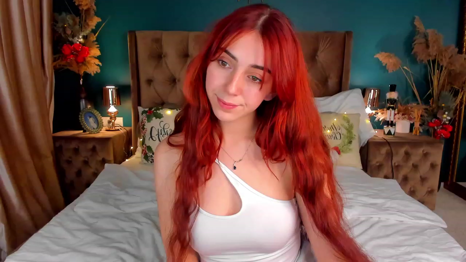 Gallery image thumbnail from ElsaYoung's myfreecams stream on, 12/20/2023, 14:13 image 10 of 20