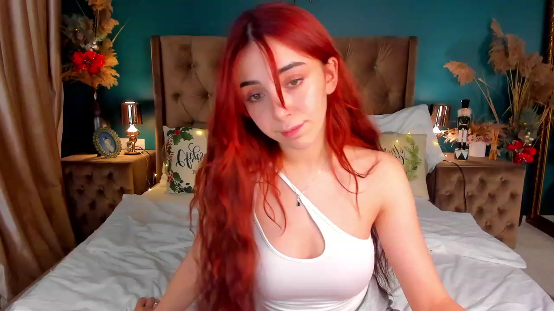 Gallery image thumbnail from ElsaYoung's myfreecams stream on, 12/20/2023, 14:13 image 19 of 20