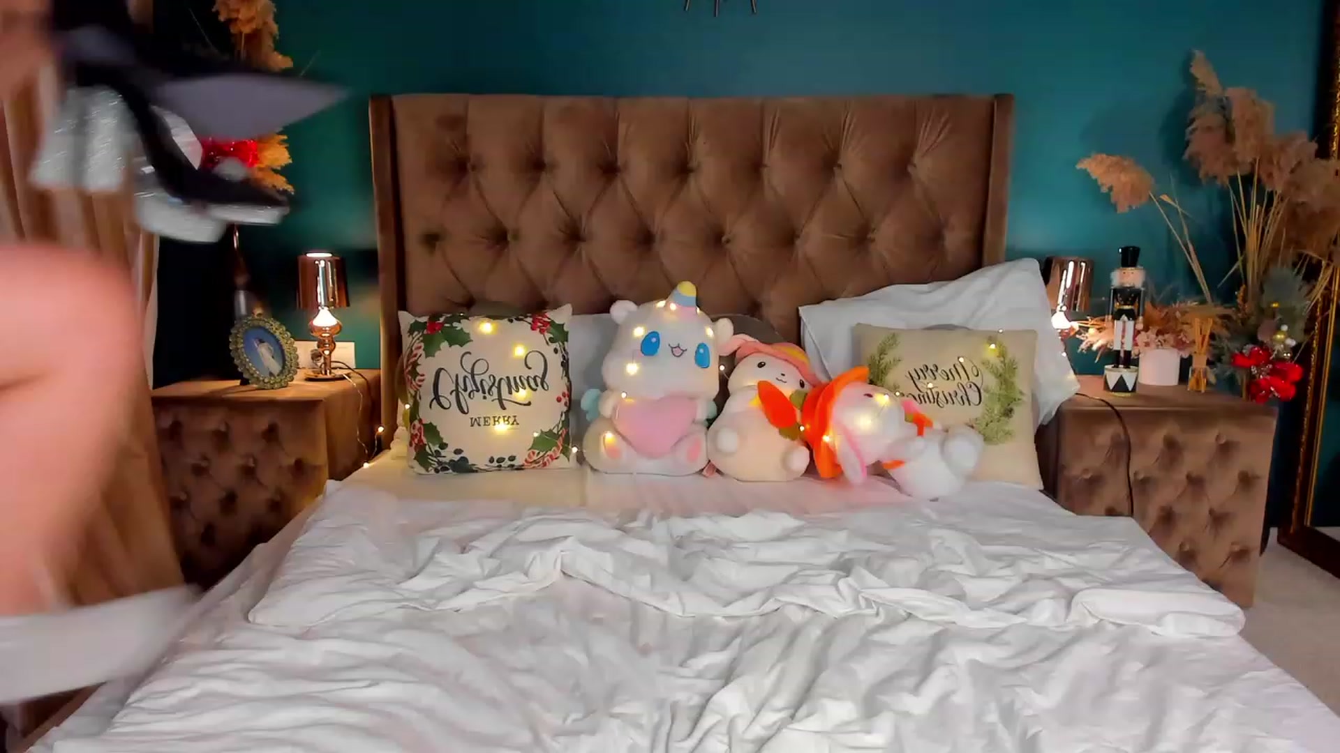 Gallery image thumbnail from ElsaYoung's myfreecams stream on, 12/20/2023, 14:59 image 16 of 20