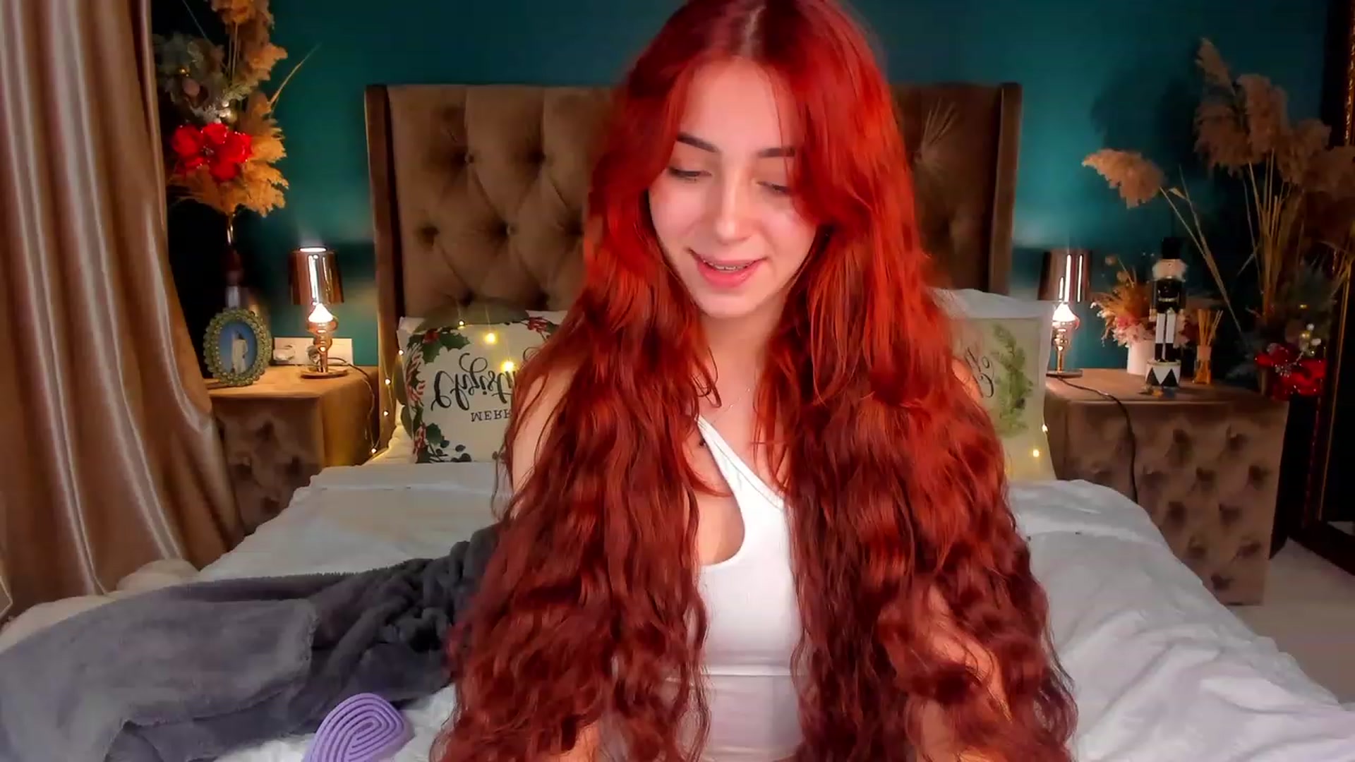 Gallery image thumbnail from ElsaYoung's myfreecams stream on, 12/21/2023, 21:55 image 16 of 20