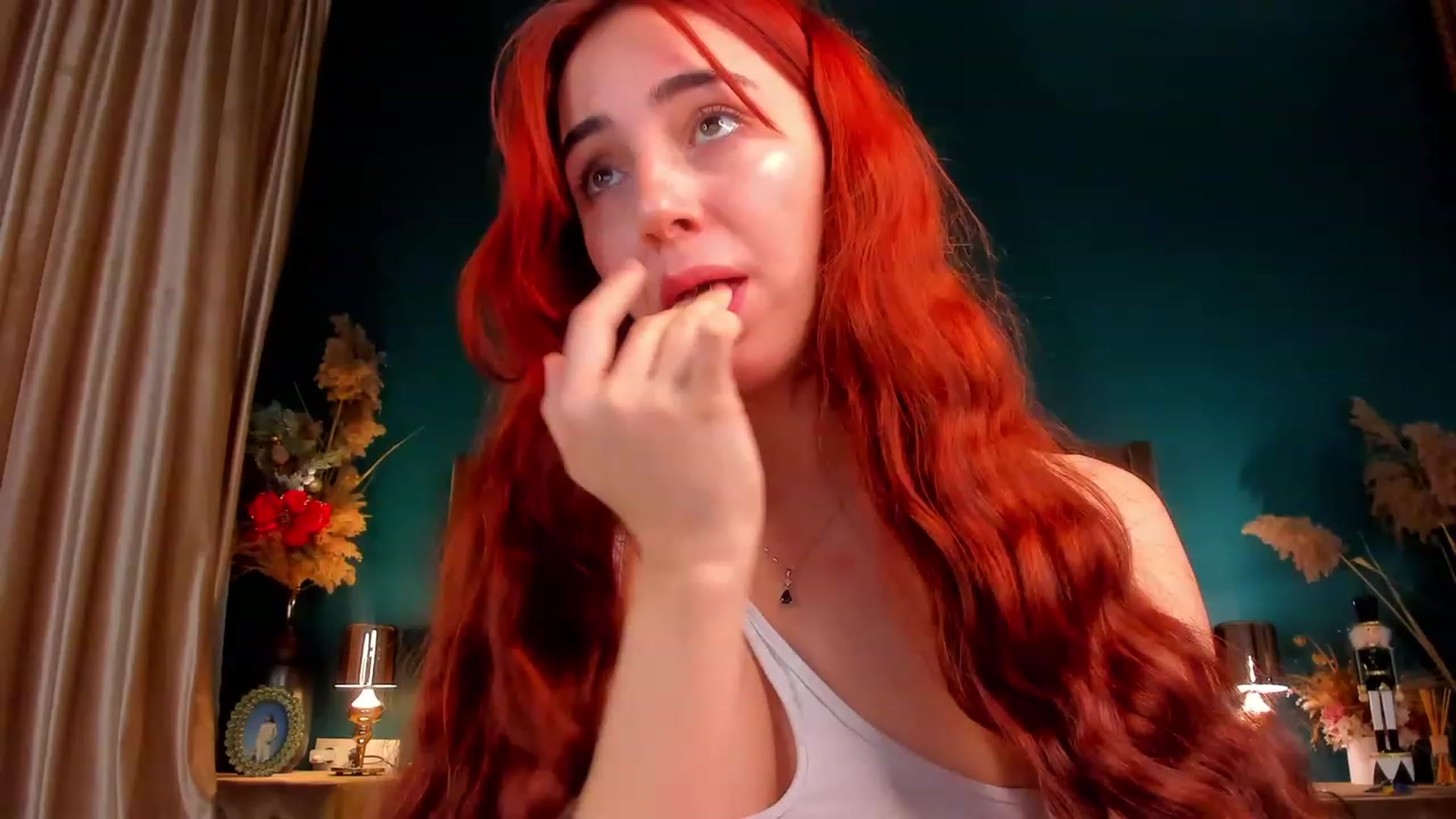 Gallery image thumbnail from ElsaYoung's myfreecams stream on, 12/21/2023, 21:55 image 12 of 20