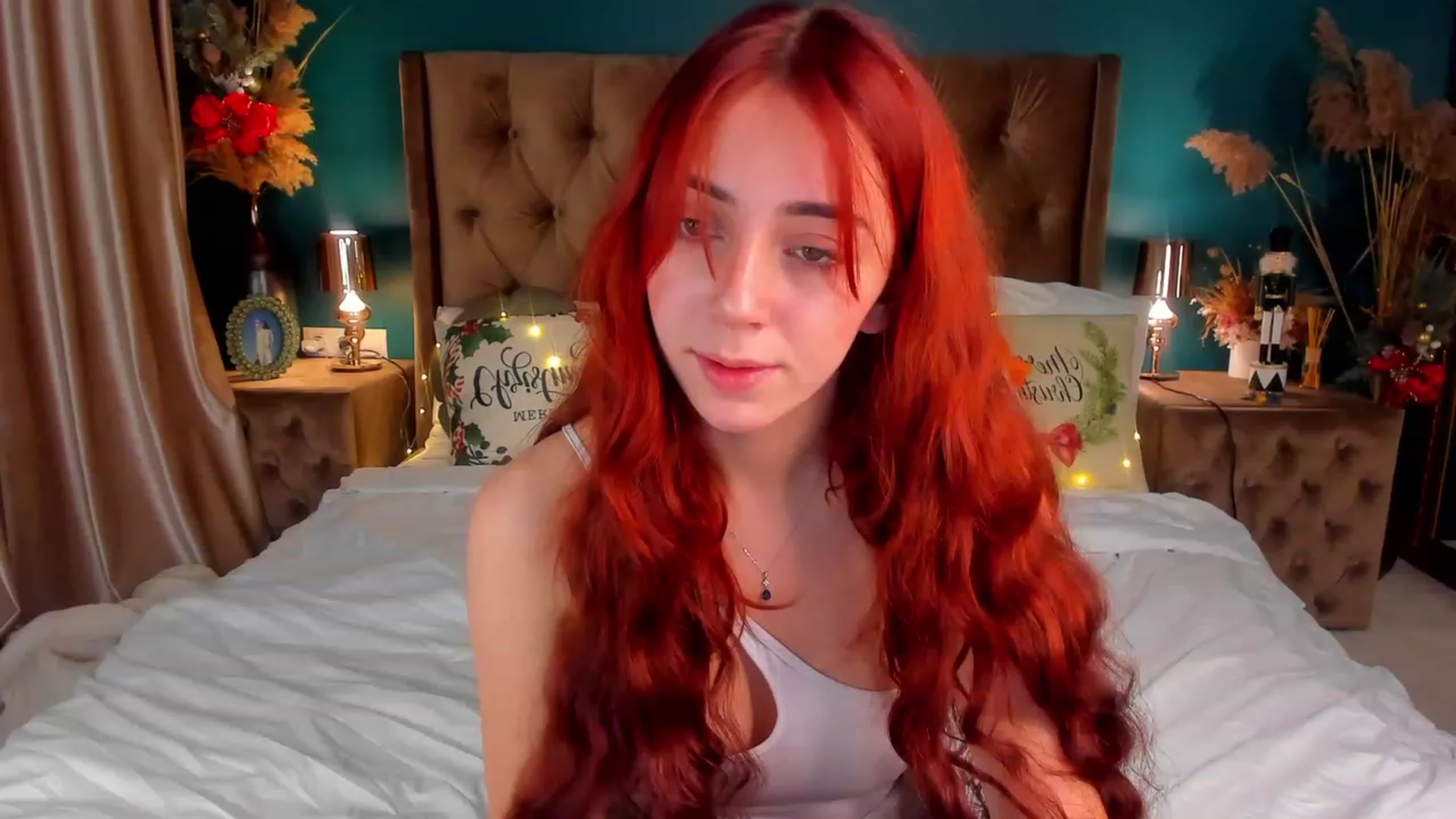Gallery image thumbnail from ElsaYoung's myfreecams stream on, 12/21/2023, 21:55 image 4 of 20