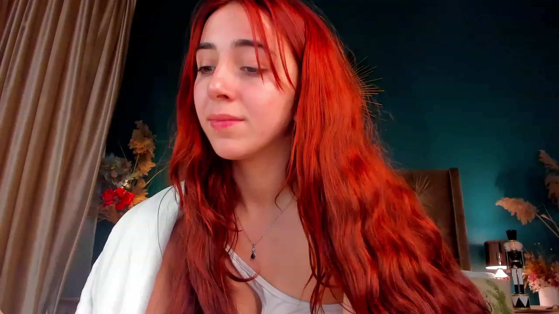 Gallery image thumbnail from ElsaYoung's myfreecams stream on, 12/22/2023, 02:58 image 6 of 20