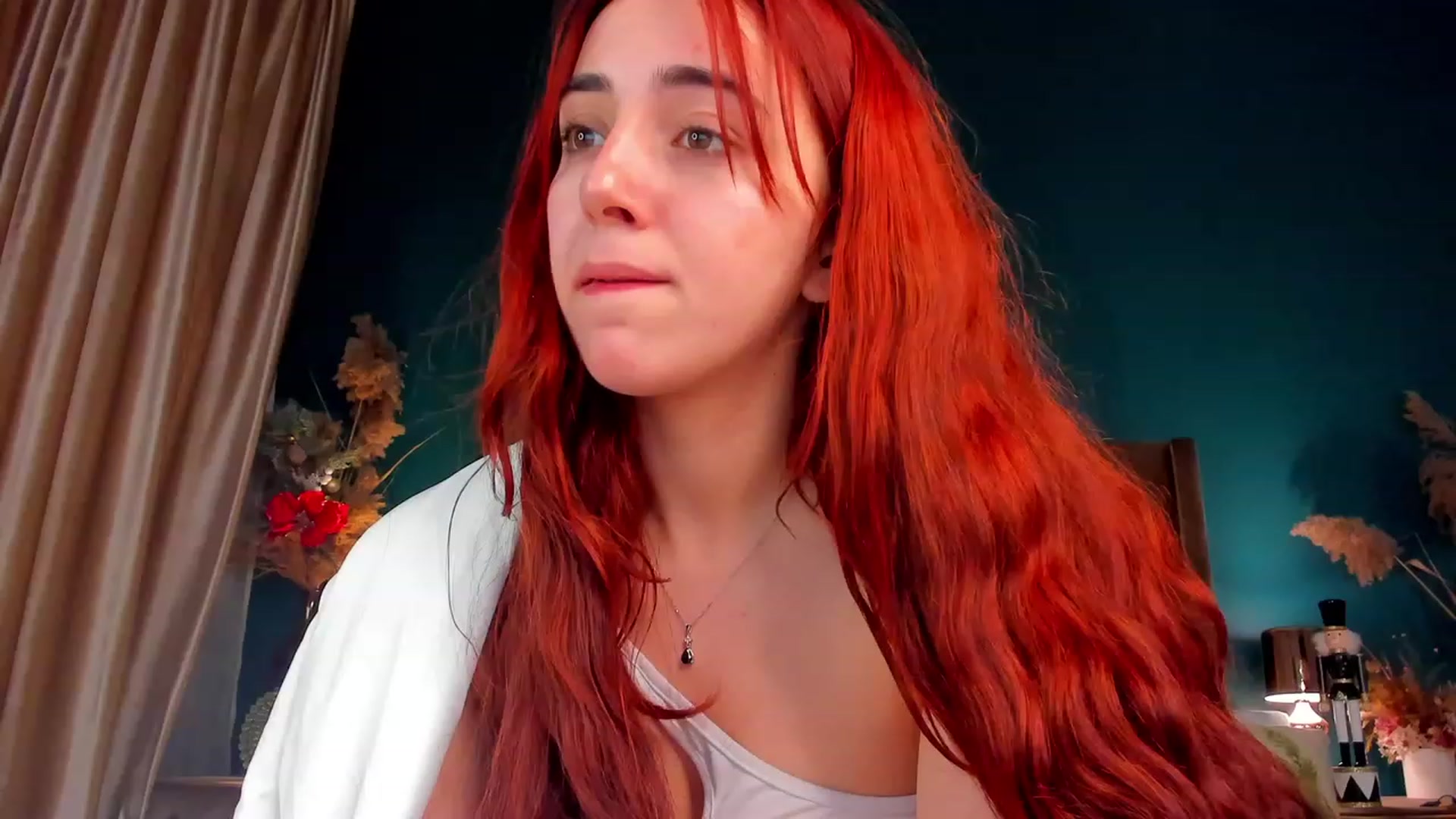 Gallery image thumbnail from ElsaYoung's myfreecams stream on, 12/22/2023, 02:58 image 5 of 20