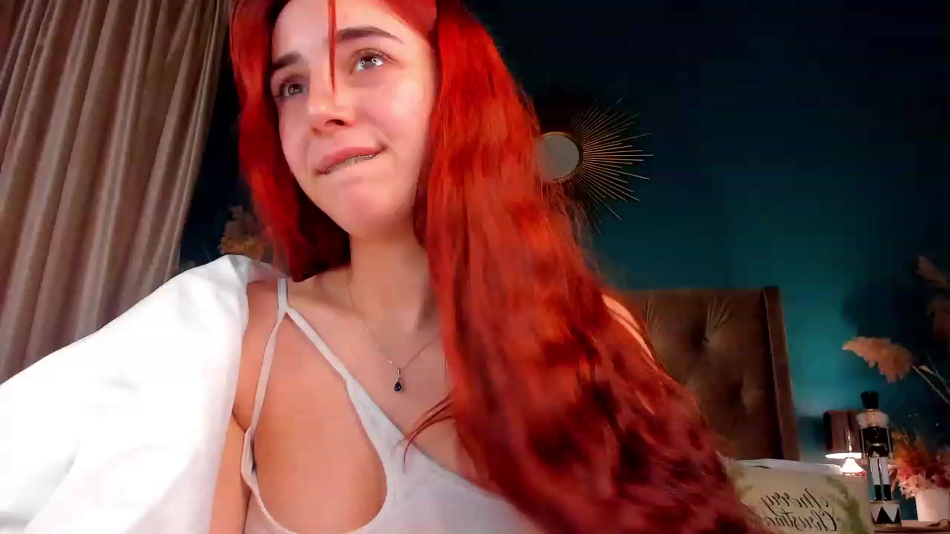 Gallery image thumbnail from ElsaYoung's myfreecams stream on, 12/22/2023, 02:58 image 18 of 20