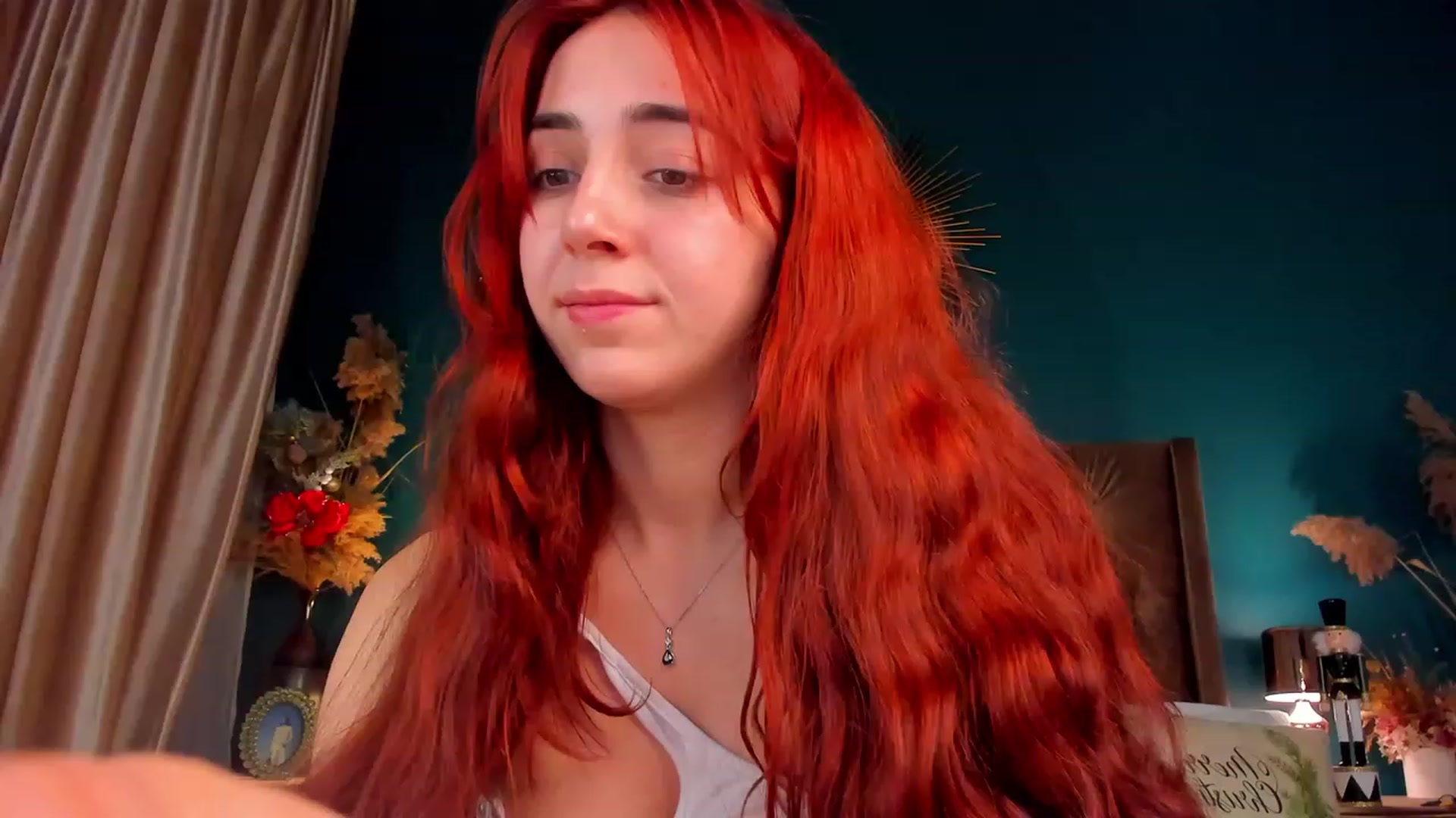 Gallery image thumbnail from ElsaYoung's myfreecams stream on, 12/22/2023, 02:58 image 8 of 20
