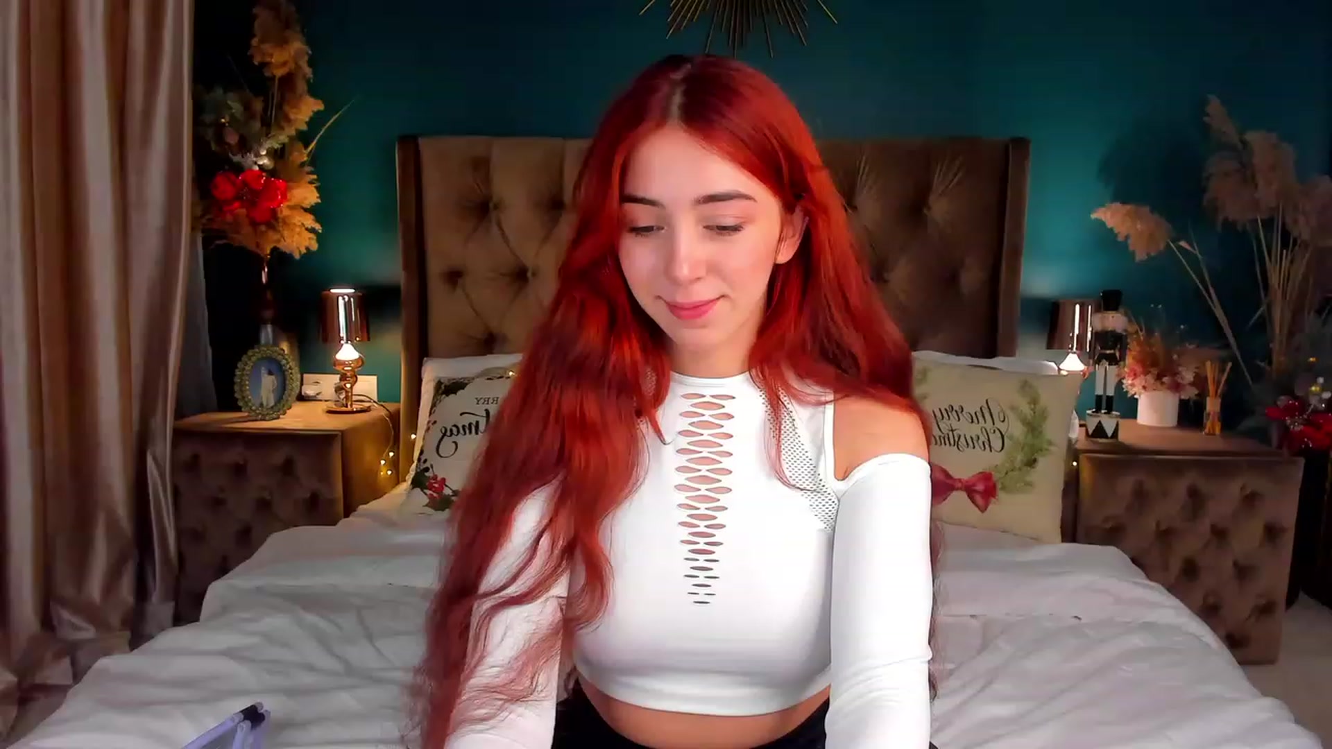 Gallery image thumbnail from ElsaYoung's myfreecams stream on, 12/22/2023, 21:16 image 6 of 20