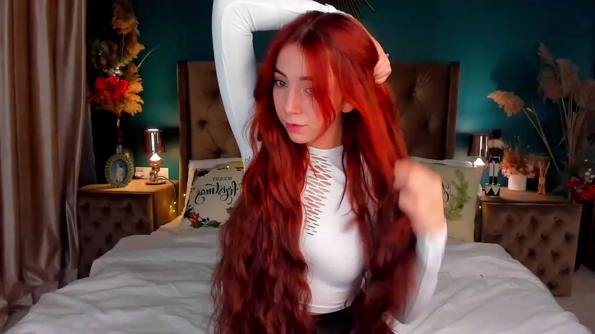 Gallery image thumbnail from ElsaYoung's myfreecams stream on, 12/22/2023, 21:16 image 4 of 20