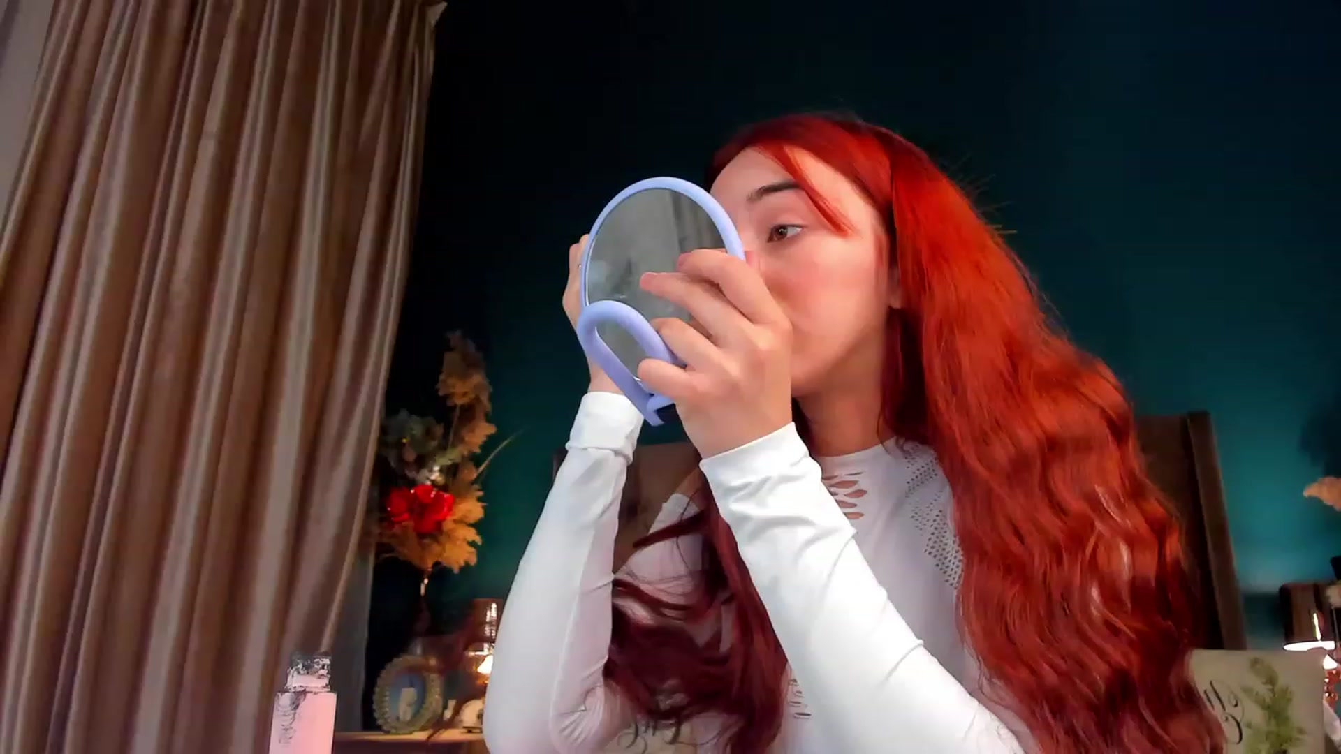 Gallery image thumbnail from ElsaYoung's myfreecams stream on, 12/22/2023, 21:16 image 2 of 20