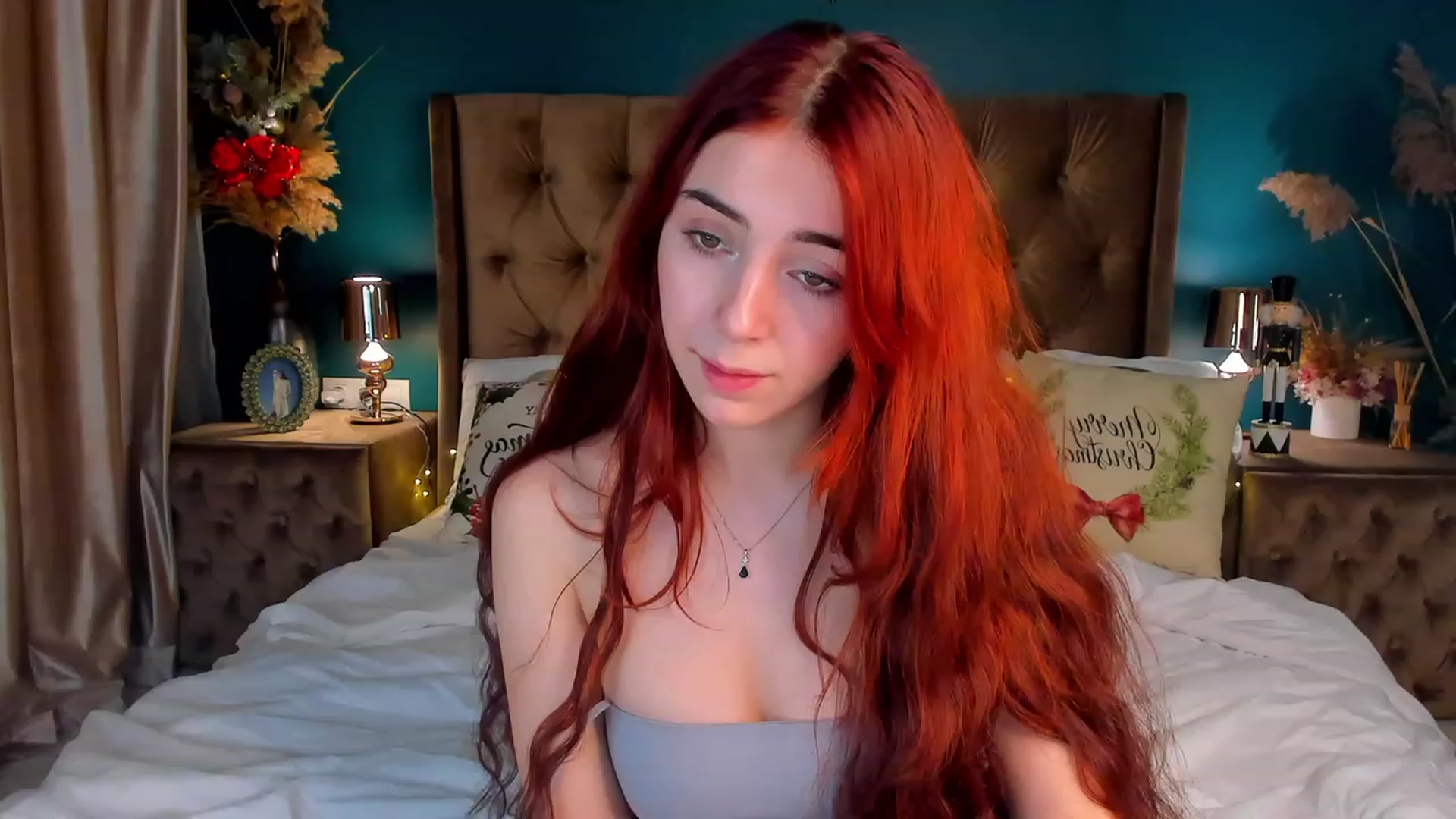 Gallery image thumbnail from ElsaYoung's myfreecams stream on, 12/22/2023, 21:16 image 20 of 20