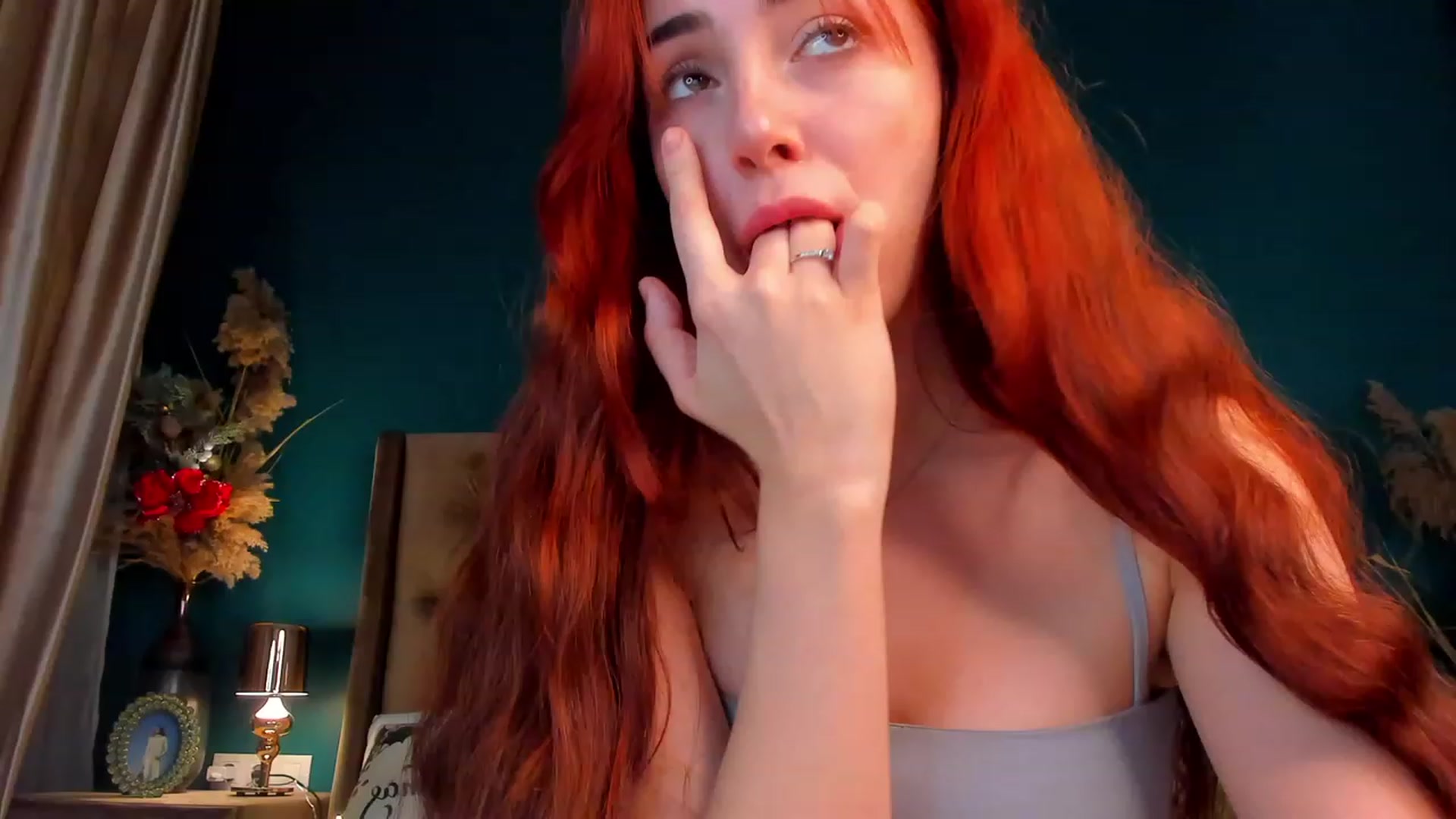 Gallery image thumbnail from ElsaYoung's myfreecams stream on, 12/22/2023, 21:16 image 9 of 20
