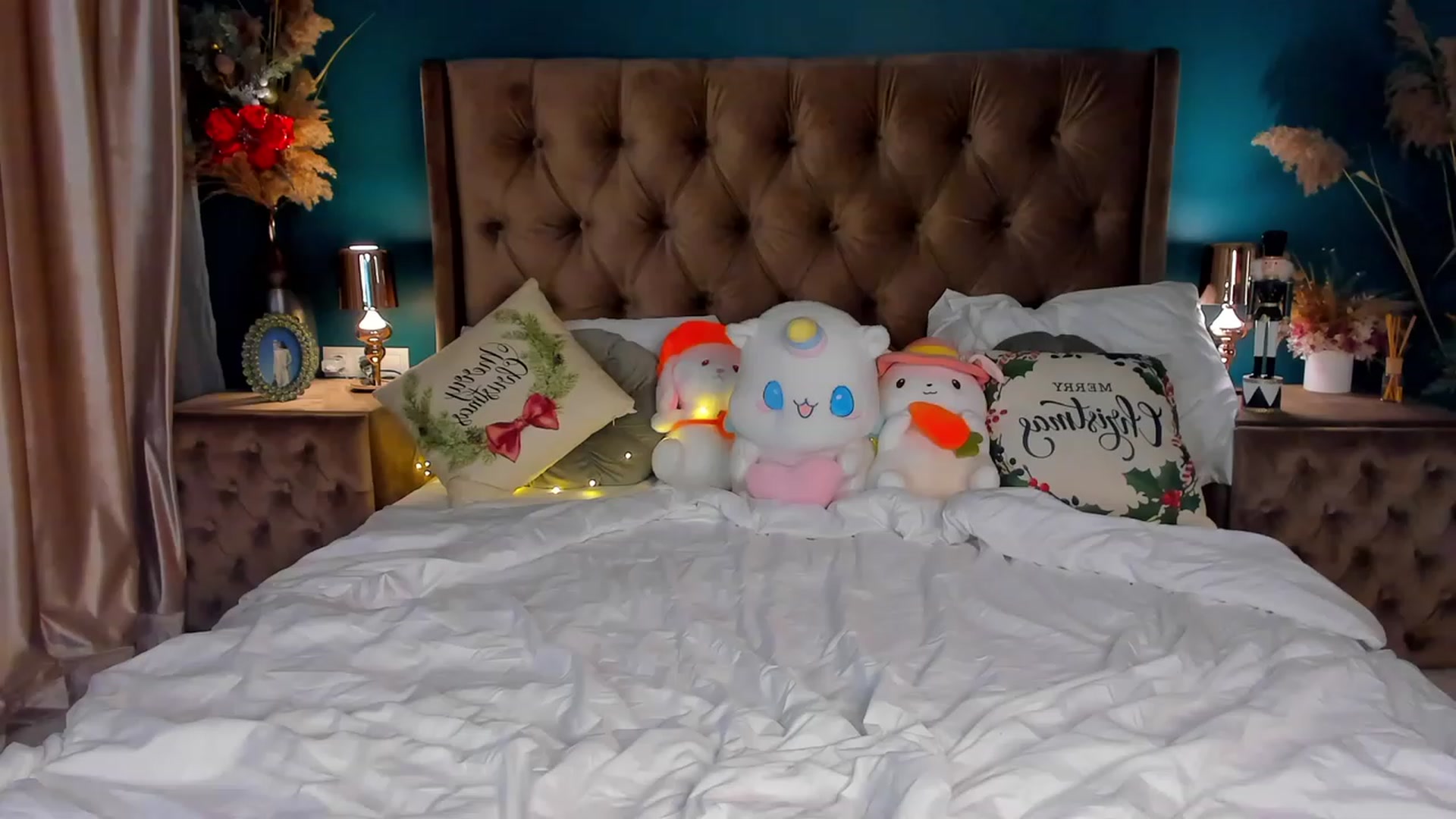 Gallery image thumbnail from ElsaYoung's myfreecams stream on, 12/22/2023, 23:41 image 16 of 20