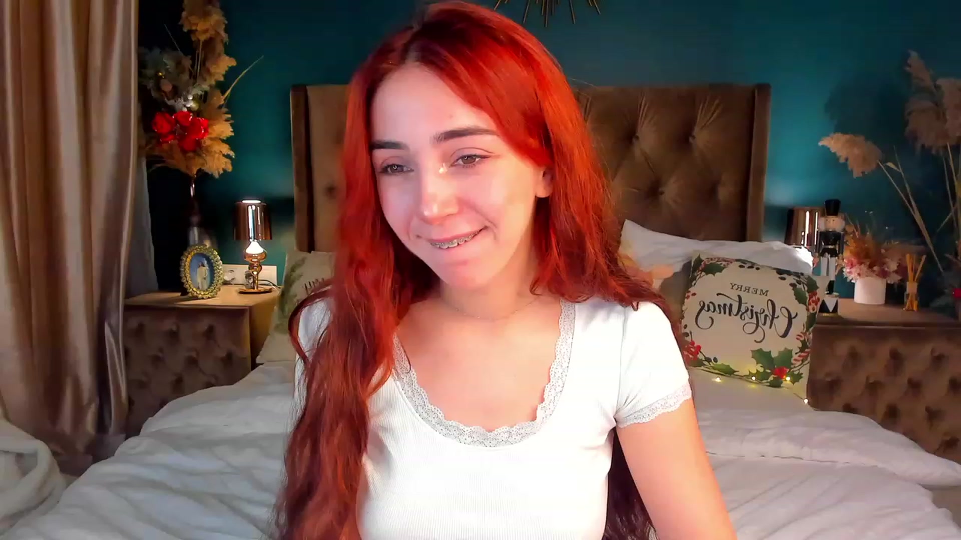 Gallery image thumbnail from ElsaYoung's myfreecams stream on, 12/23/2023, 14:18 image 12 of 20