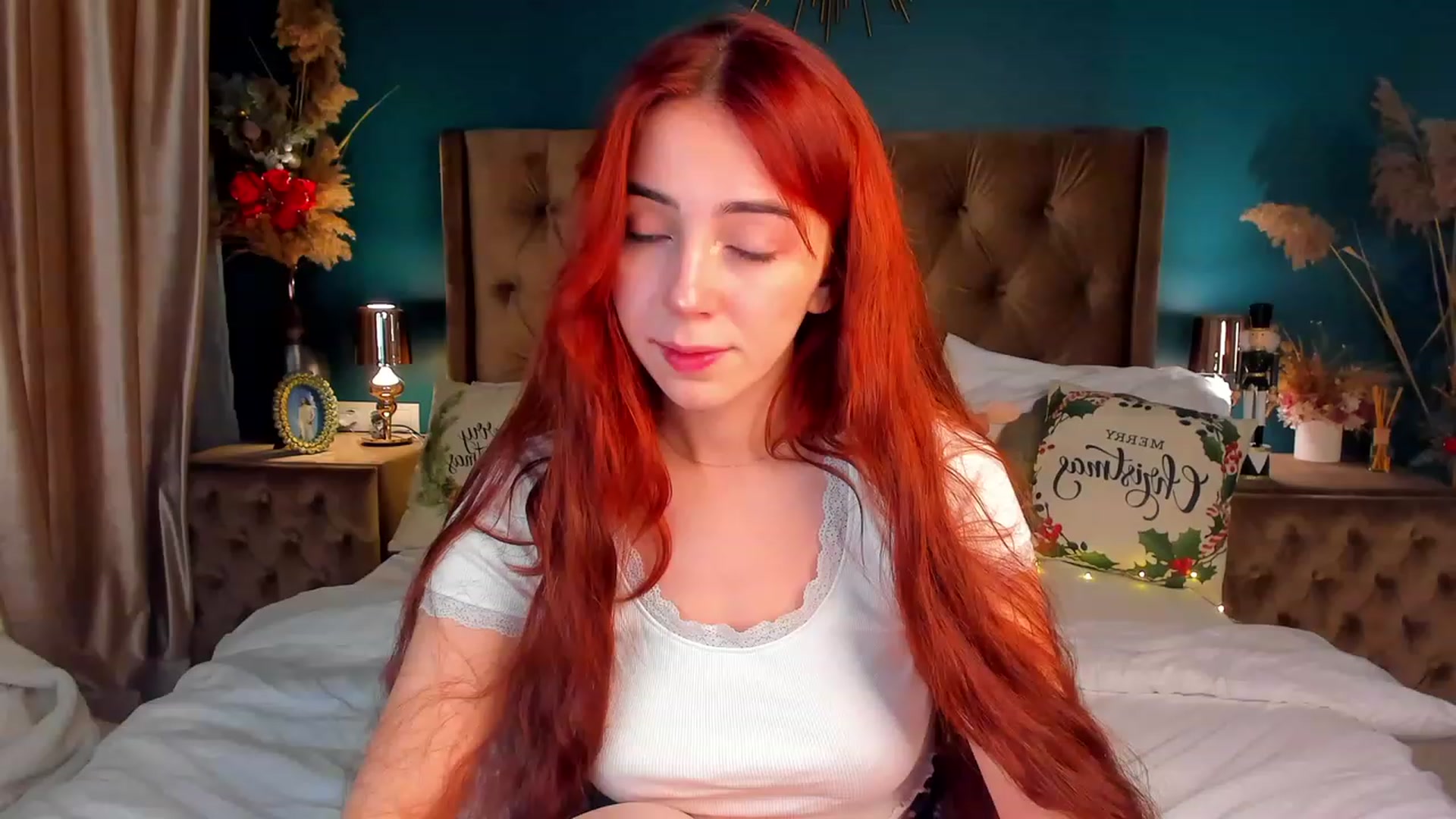 Gallery image thumbnail from ElsaYoung's myfreecams stream on, 12/23/2023, 14:18 image 6 of 20