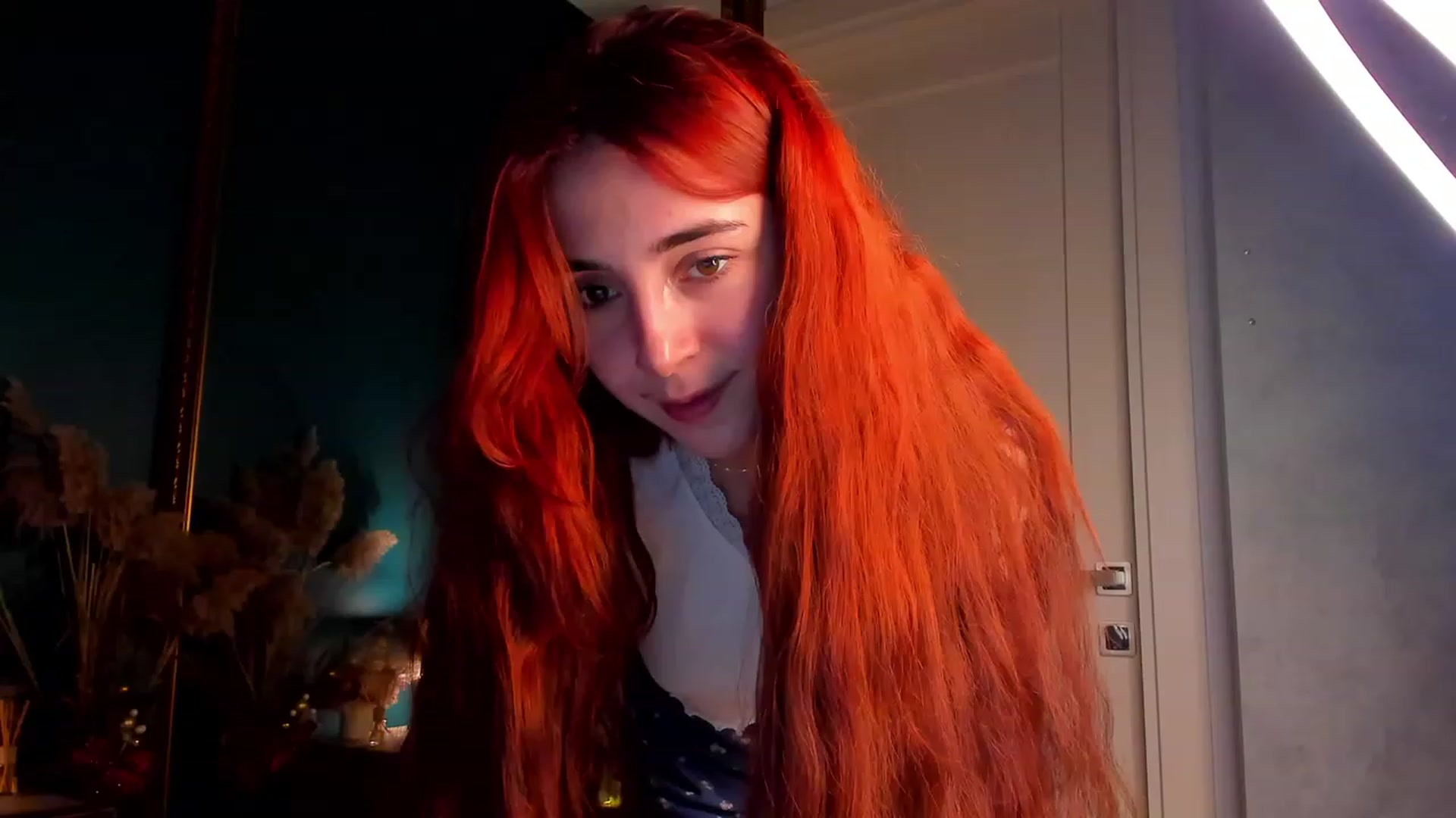 Gallery image thumbnail from ElsaYoung's myfreecams stream on, 12/23/2023, 17:12 image 16 of 20
