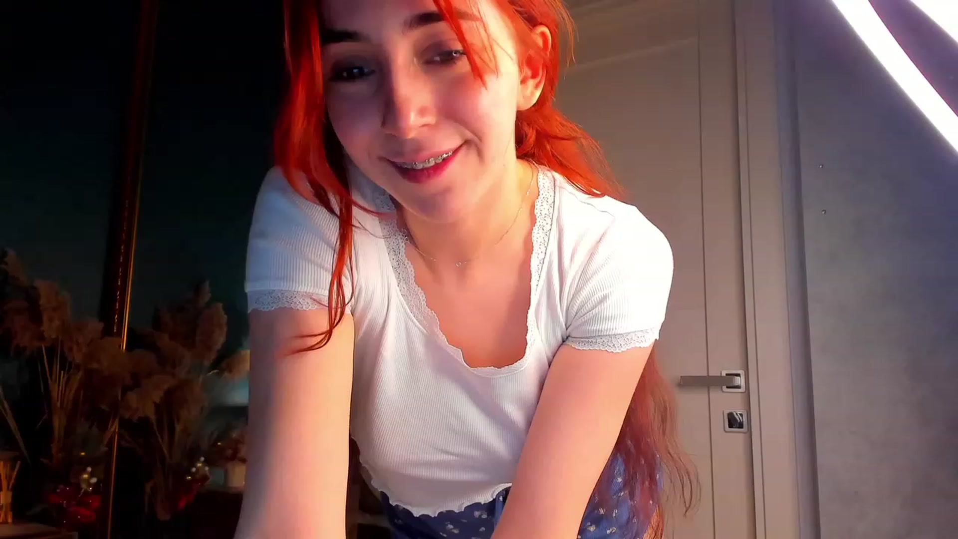 Gallery image thumbnail from ElsaYoung's myfreecams stream on, 12/23/2023, 17:12 image 17 of 20
