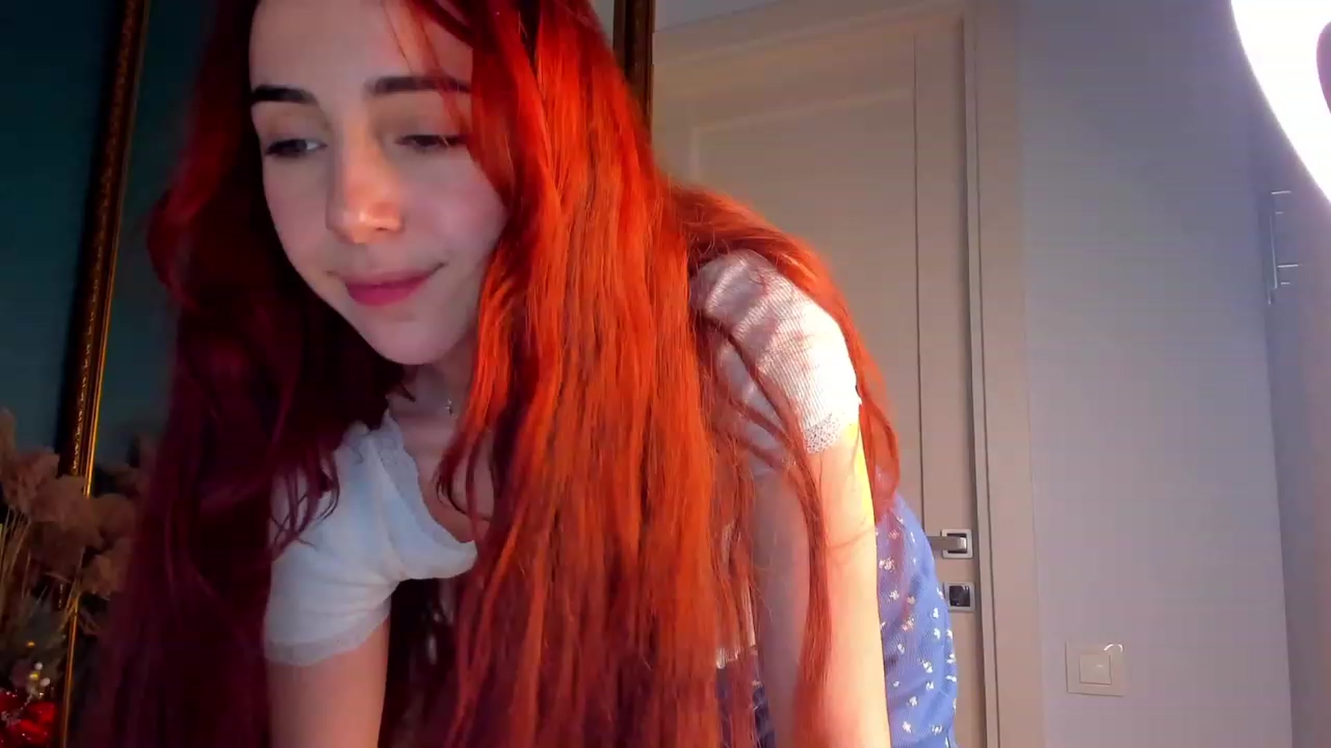 Gallery image thumbnail from ElsaYoung's myfreecams stream on, 12/23/2023, 19:07 image 18 of 20