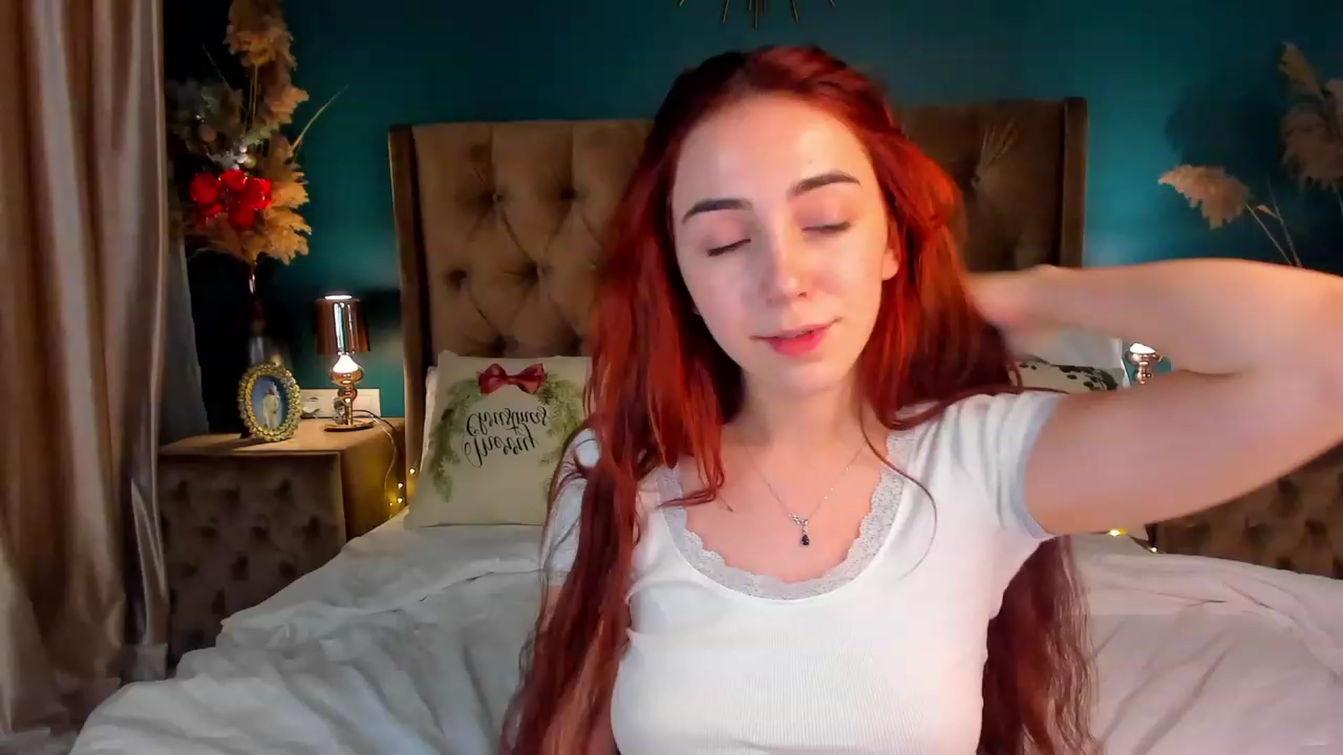 Gallery image thumbnail from ElsaYoung's myfreecams stream on, 12/23/2023, 20:28 image 15 of 20