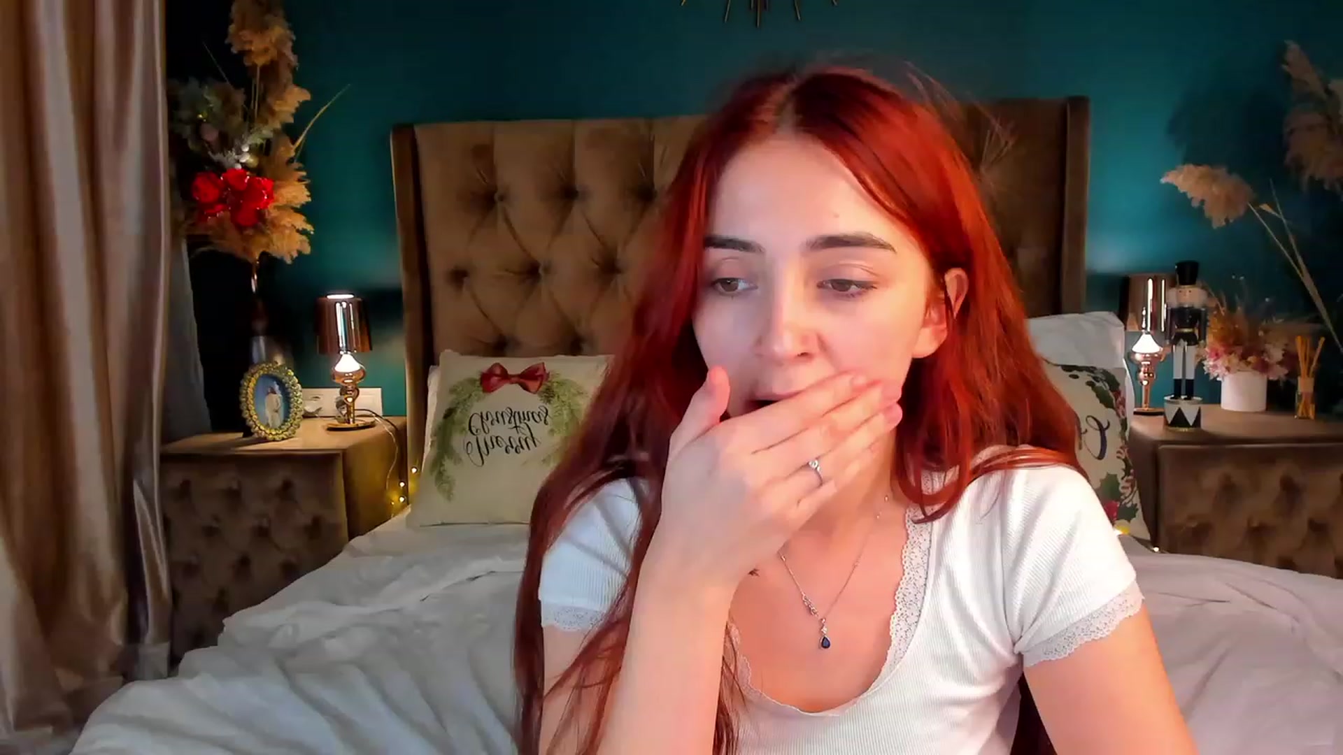 Gallery image thumbnail from ElsaYoung's myfreecams stream on, 12/23/2023, 20:28 image 6 of 20