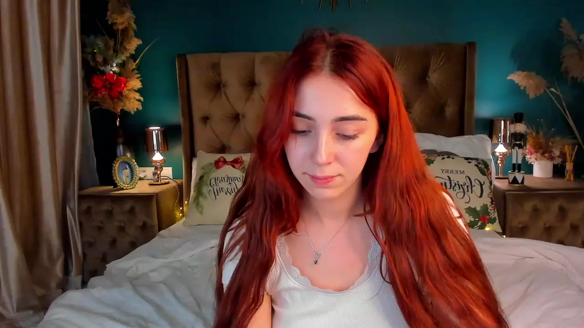 Gallery image thumbnail from ElsaYoung's myfreecams stream on, 12/23/2023, 20:28 image 2 of 20