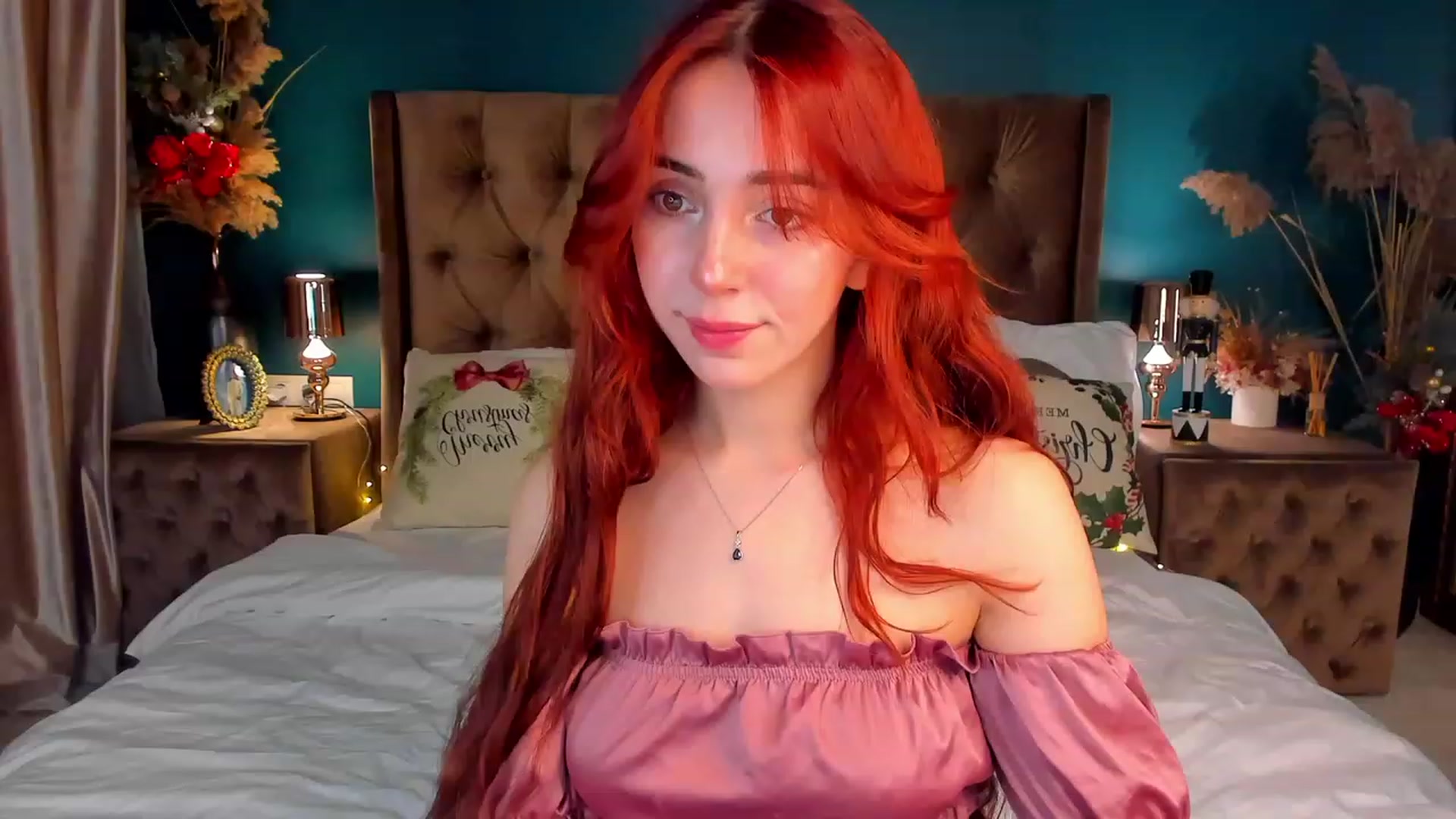 Gallery image thumbnail from ElsaYoung's myfreecams stream on, 12/24/2023, 06:06 image 8 of 20