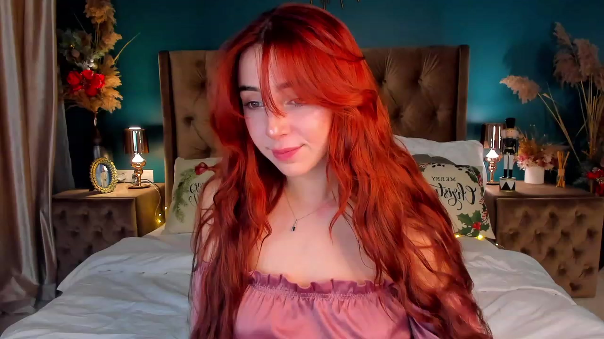 Gallery image thumbnail from ElsaYoung's myfreecams stream on, 12/24/2023, 06:06 image 20 of 20