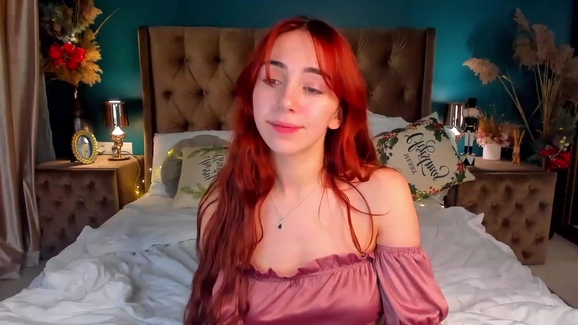 Gallery image thumbnail from ElsaYoung's myfreecams stream on, 12/24/2023, 11:56 image 8 of 20