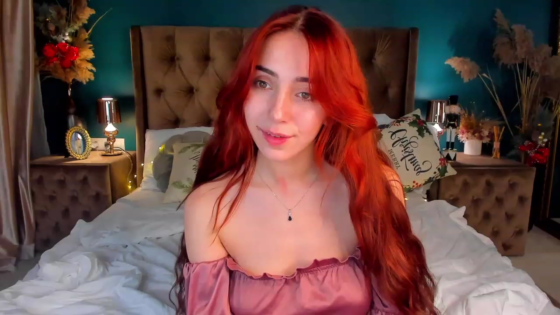 Gallery image thumbnail from ElsaYoung's myfreecams stream on, 12/24/2023, 11:56 image 6 of 20