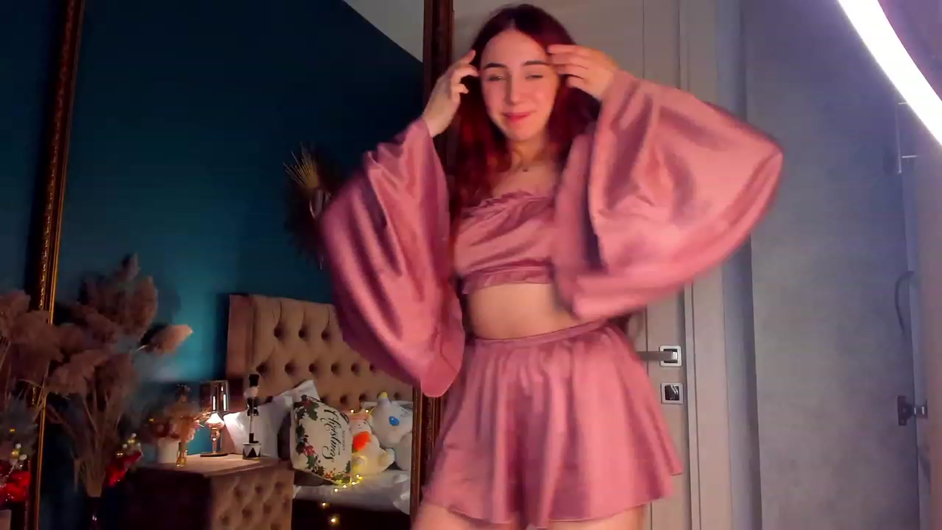 Gallery image thumbnail from ElsaYoung's myfreecams stream on, 12/24/2023, 11:56 image 15 of 20