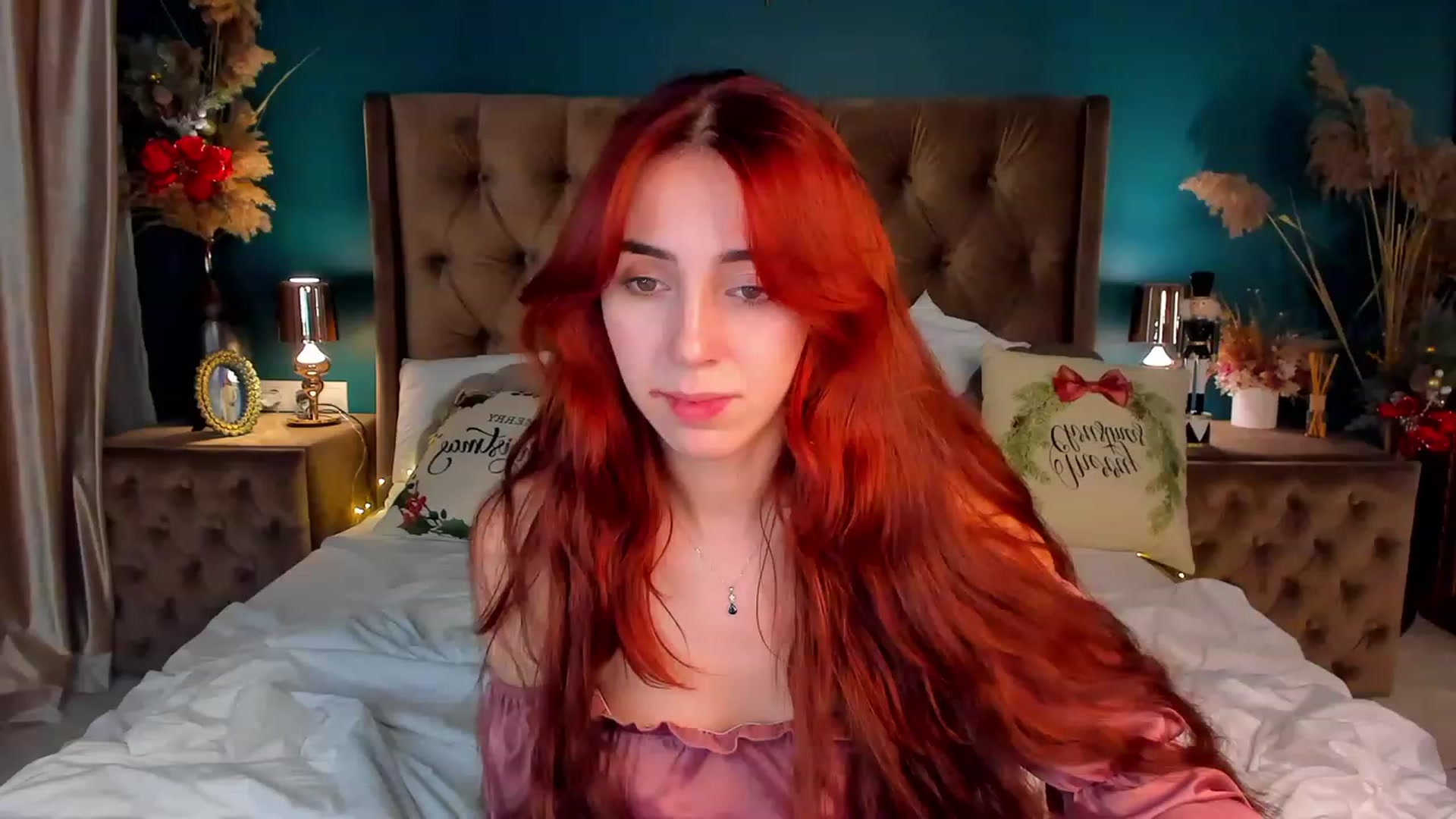 Gallery image thumbnail from ElsaYoung's myfreecams stream on, 12/24/2023, 12:50 image 9 of 20