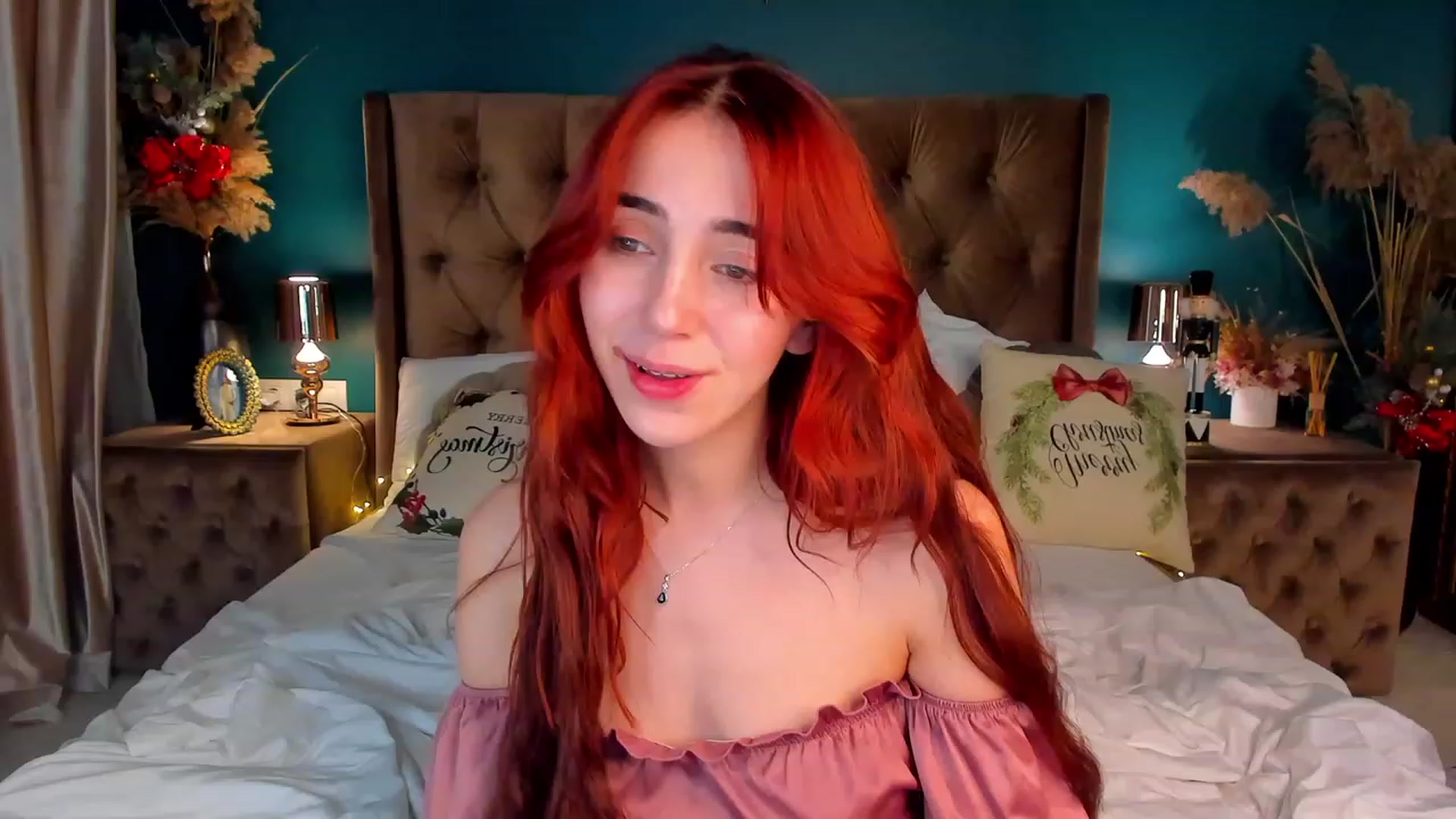 Gallery image thumbnail from ElsaYoung's myfreecams stream on, 12/24/2023, 12:50 image 19 of 20