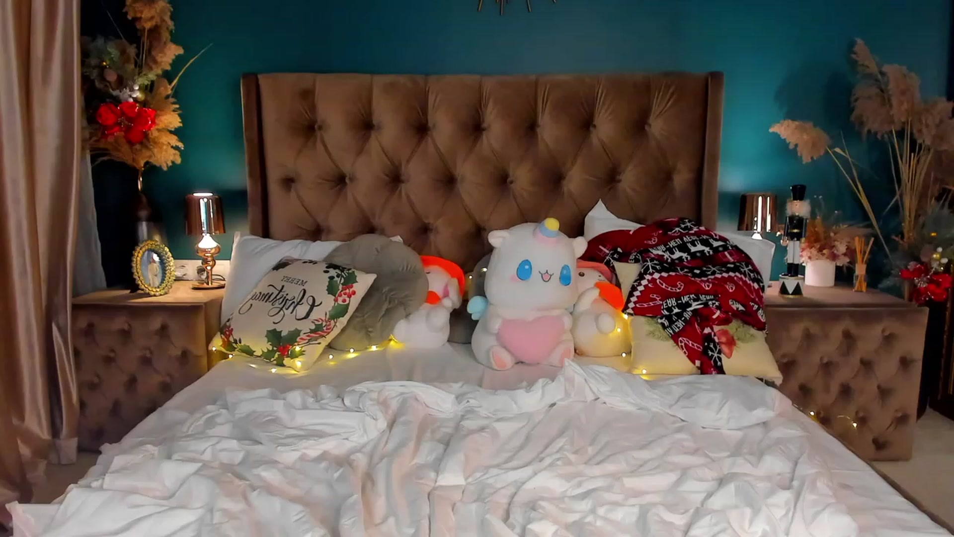 Gallery image thumbnail from ElsaYoung's myfreecams stream on, 12/24/2023, 23:55 image 20 of 20