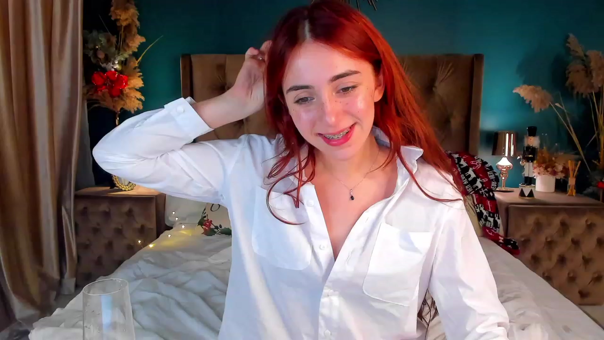 Gallery image thumbnail from ElsaYoung's myfreecams stream on, 12/25/2023, 01:04 image 11 of 20