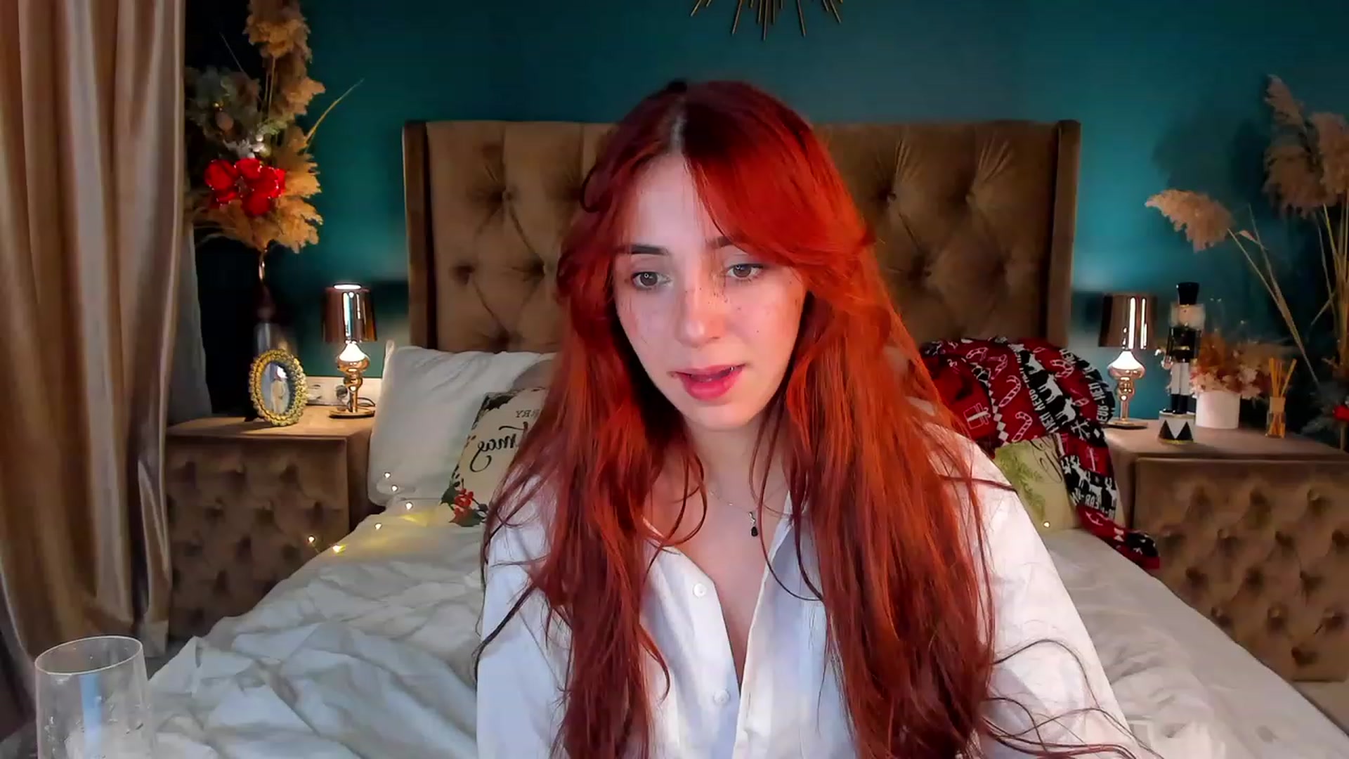 Gallery image thumbnail from ElsaYoung's myfreecams stream on, 12/25/2023, 01:04 image 17 of 20