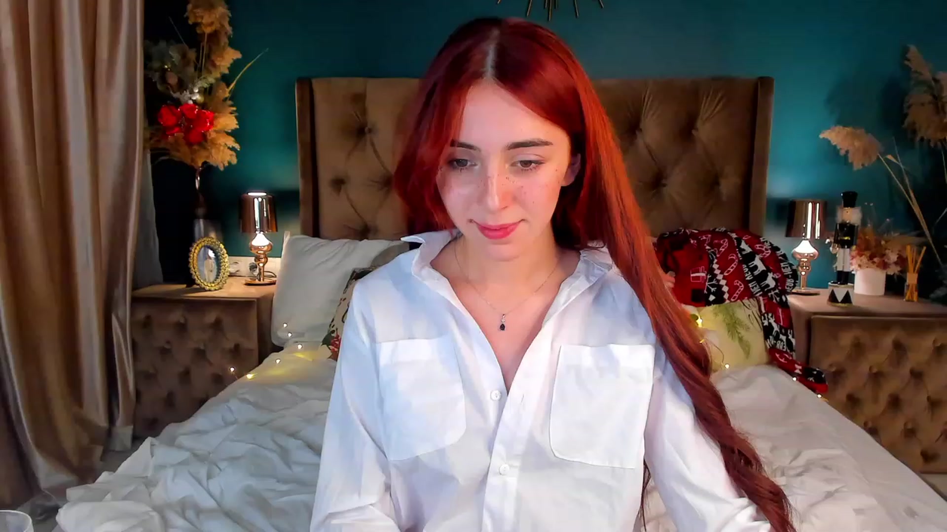 Gallery image thumbnail from ElsaYoung's myfreecams stream on, 12/25/2023, 01:04 image 2 of 20