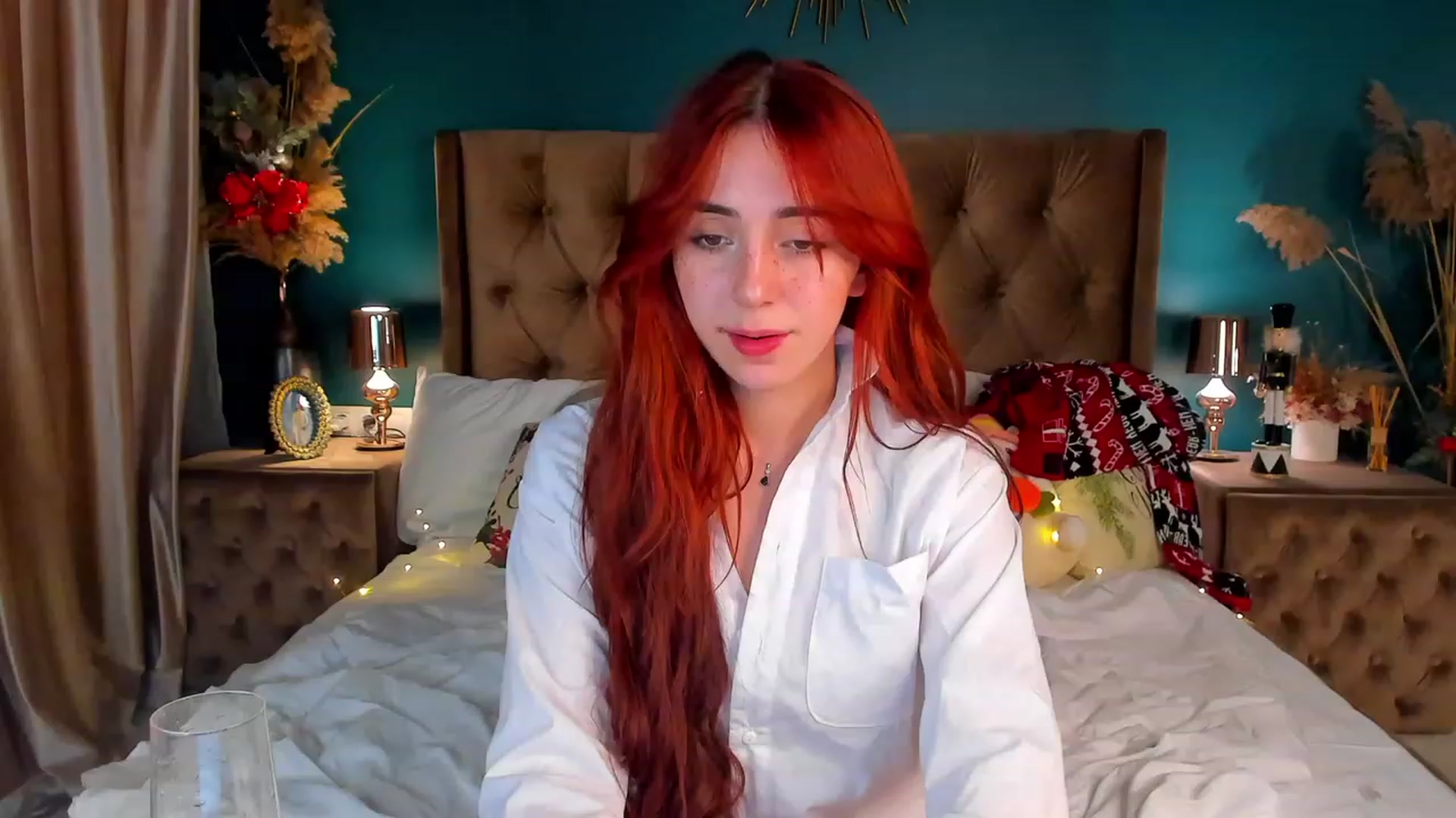 Gallery image thumbnail from ElsaYoung's myfreecams stream on, 12/25/2023, 01:04 image 8 of 20