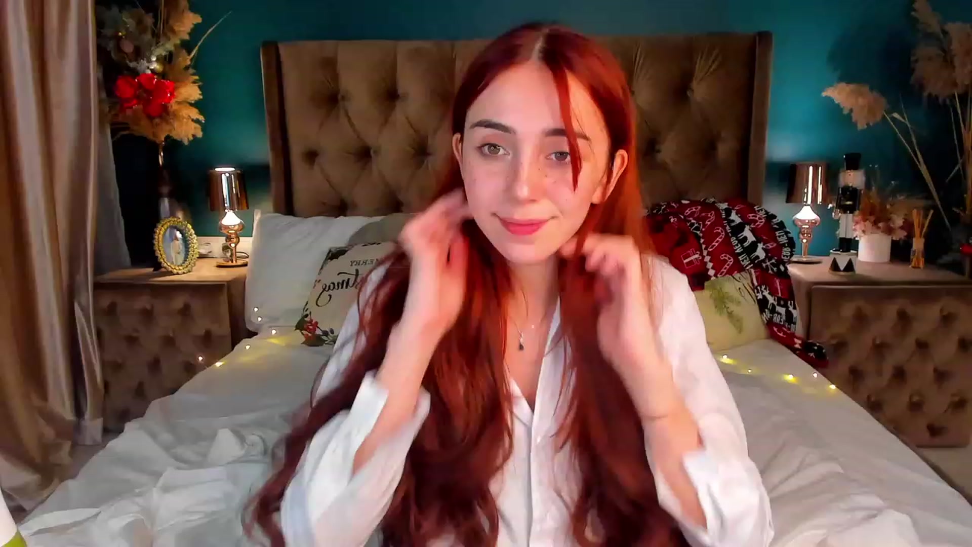 Gallery image thumbnail from ElsaYoung's myfreecams stream on, 12/25/2023, 03:59 image 18 of 20