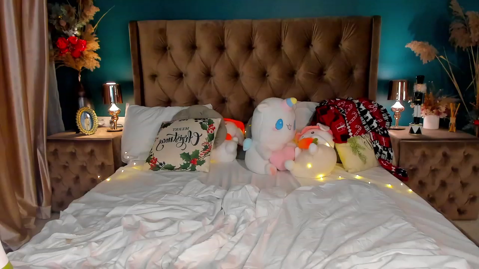 Gallery image thumbnail from ElsaYoung's myfreecams stream on, 12/25/2023, 03:59 image 11 of 20