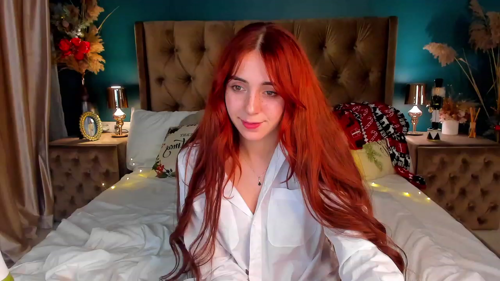 Gallery image thumbnail from ElsaYoung's myfreecams stream on, 12/25/2023, 03:59 image 13 of 20