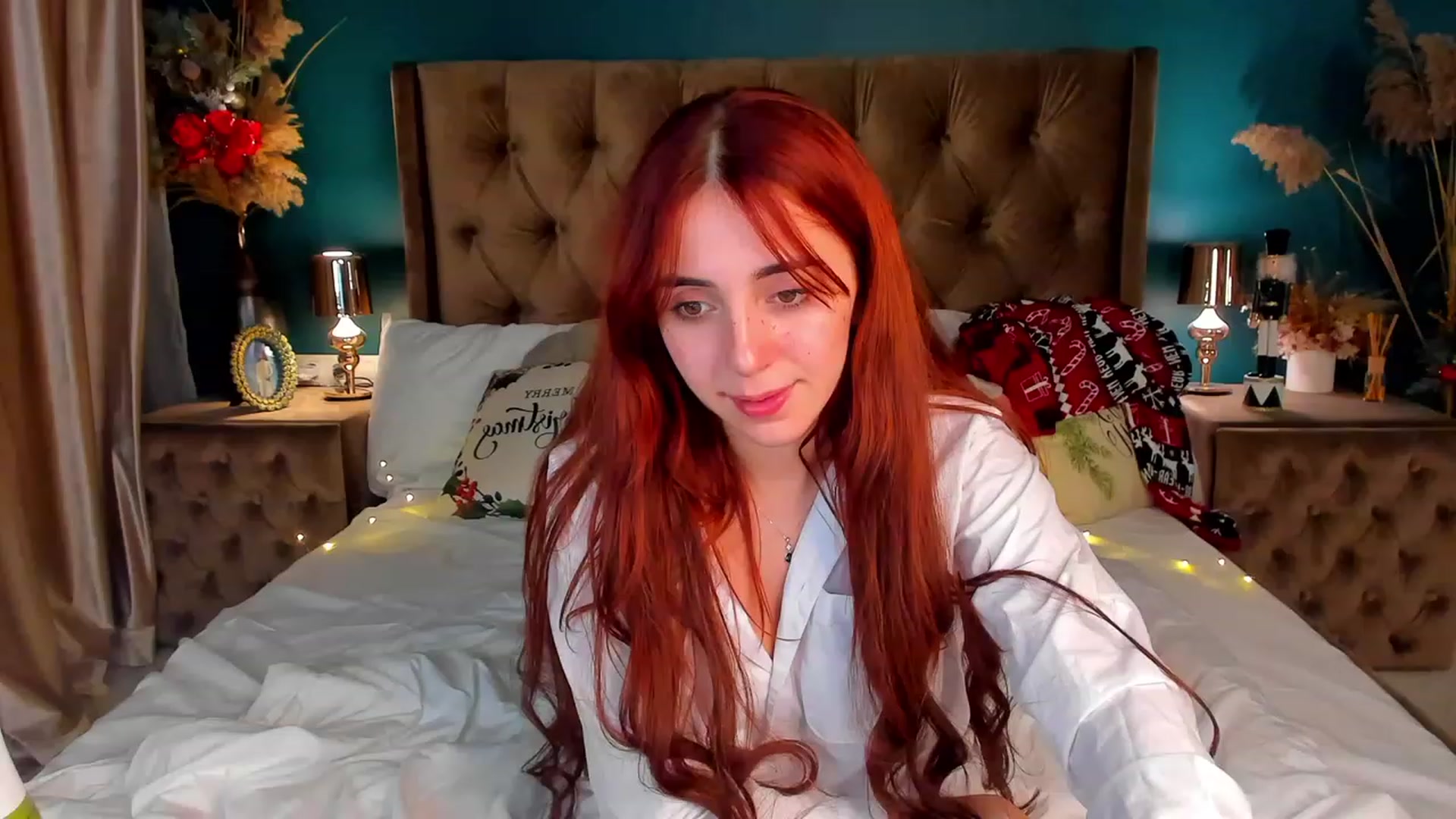 Gallery image thumbnail from ElsaYoung's myfreecams stream on, 12/25/2023, 03:59 image 14 of 20