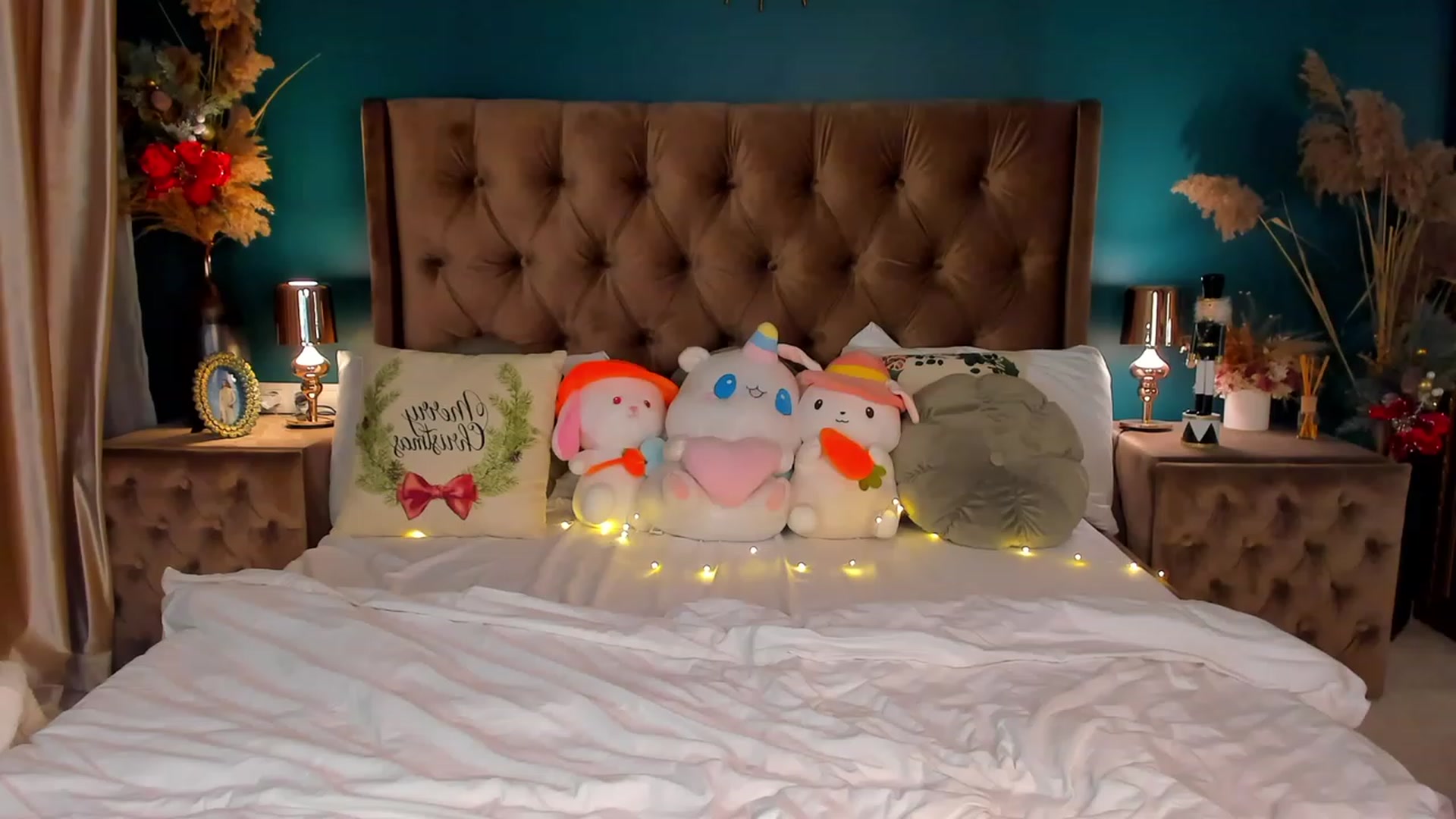 Gallery image thumbnail from ElsaYoung's myfreecams stream on, 12/25/2023, 21:23 image 13 of 20