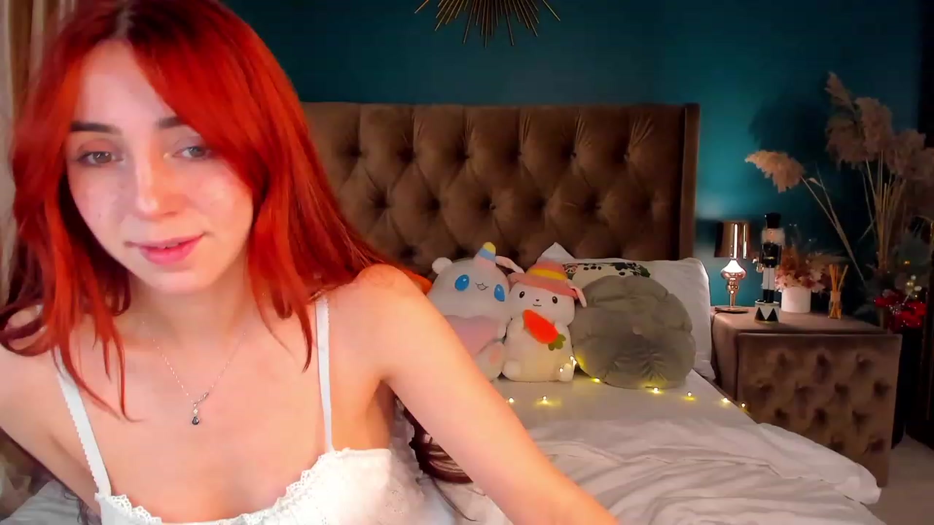 Gallery image thumbnail from ElsaYoung's myfreecams stream on, 12/25/2023, 21:23 image 7 of 20