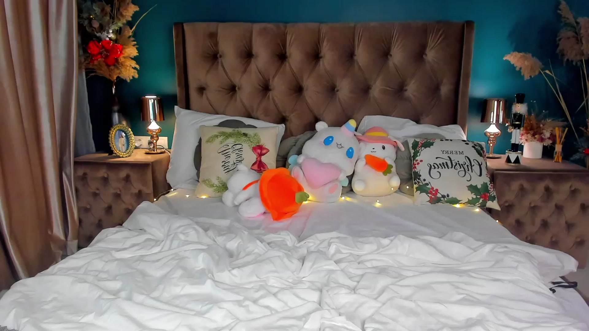 Gallery image thumbnail from ElsaYoung's myfreecams stream on, 12/26/2023, 04:17 image 5 of 20