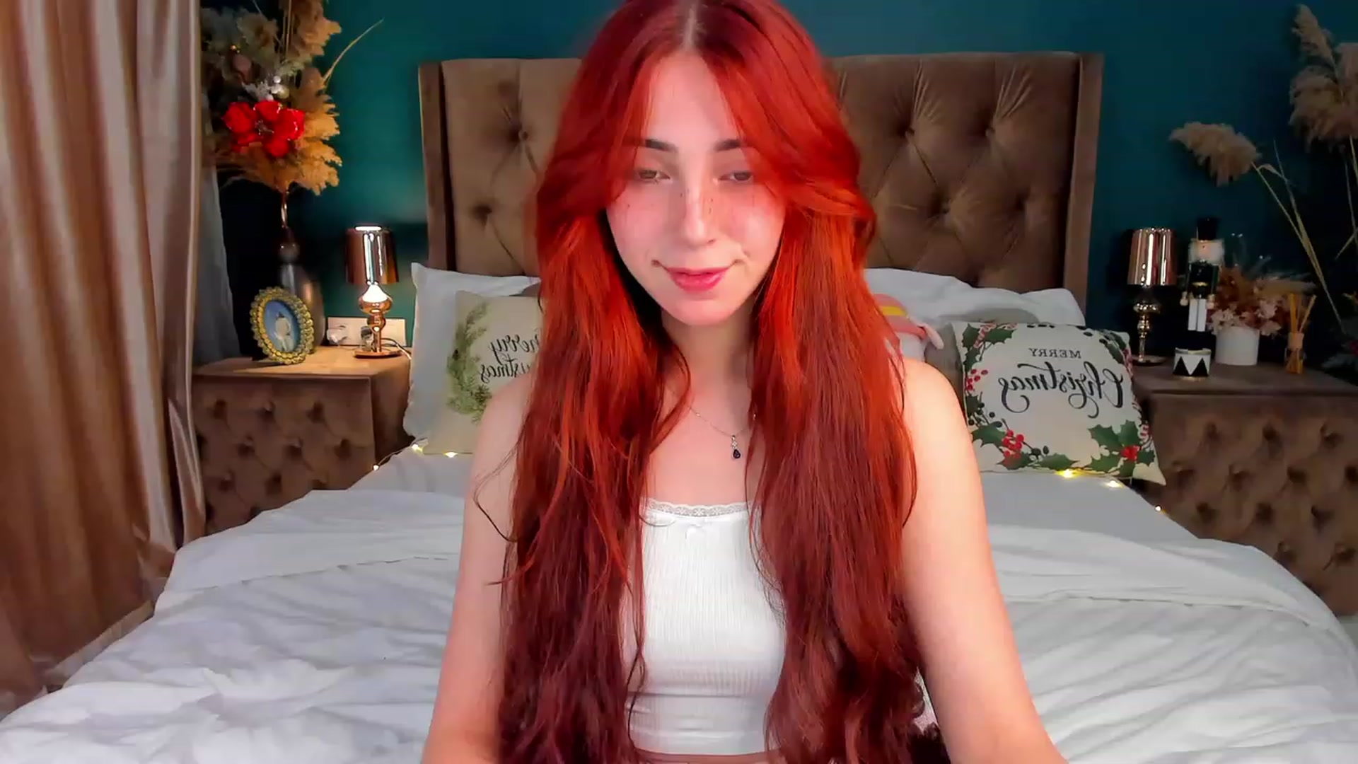 Gallery image thumbnail from ElsaYoung's myfreecams stream on, 12/26/2023, 15:15 image 1 of 20