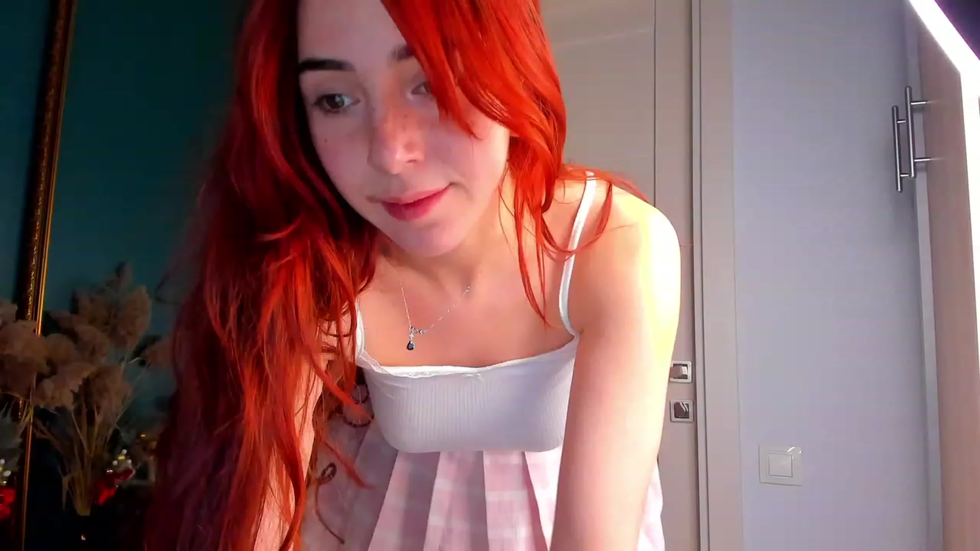 Gallery image thumbnail from ElsaYoung's myfreecams stream on, 12/26/2023, 15:15 image 8 of 20